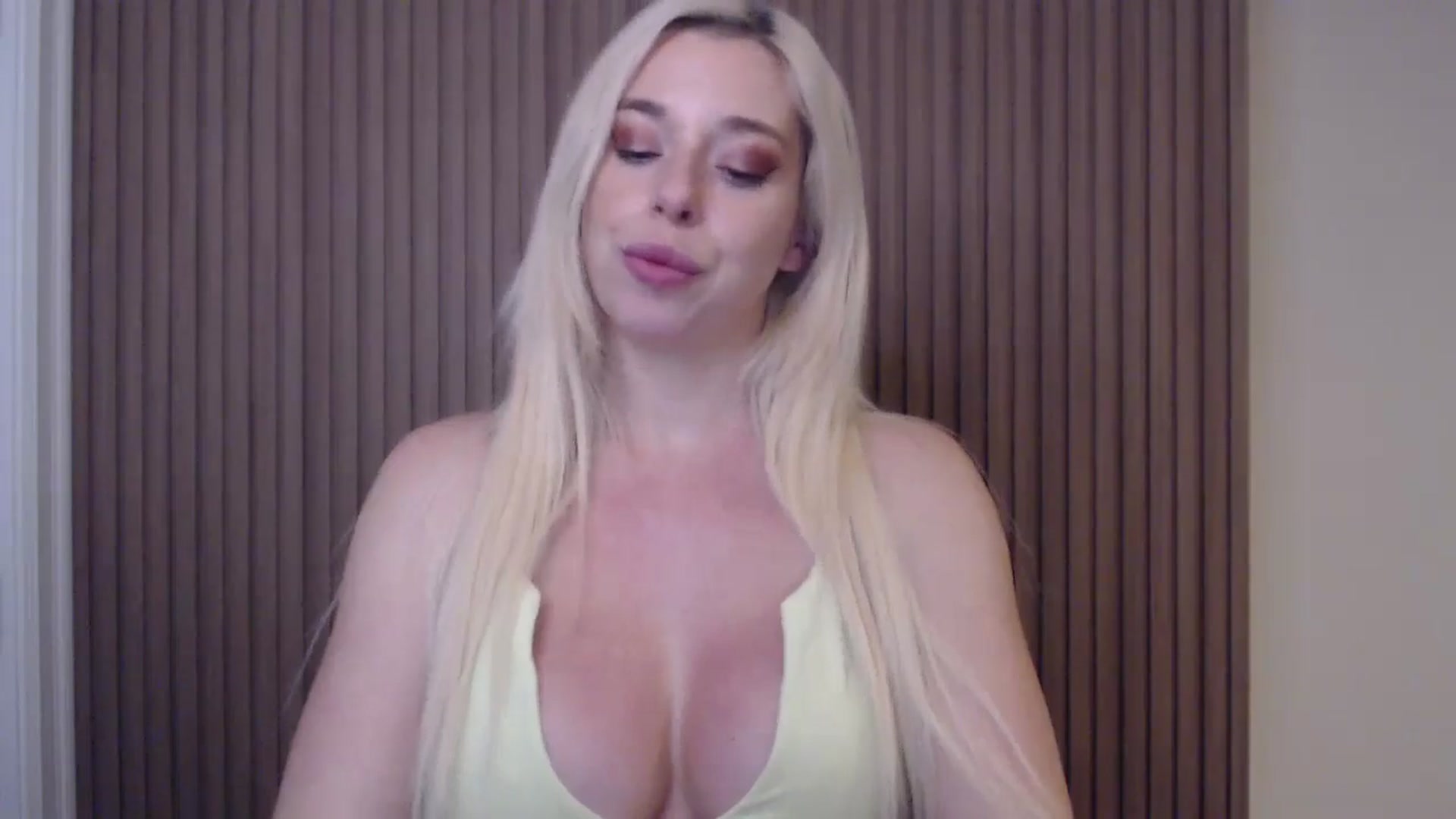 Gallery image thumbnail from Riley_Parks's myfreecams stream on, 01/19/2025, 22:44 image 11 of 20