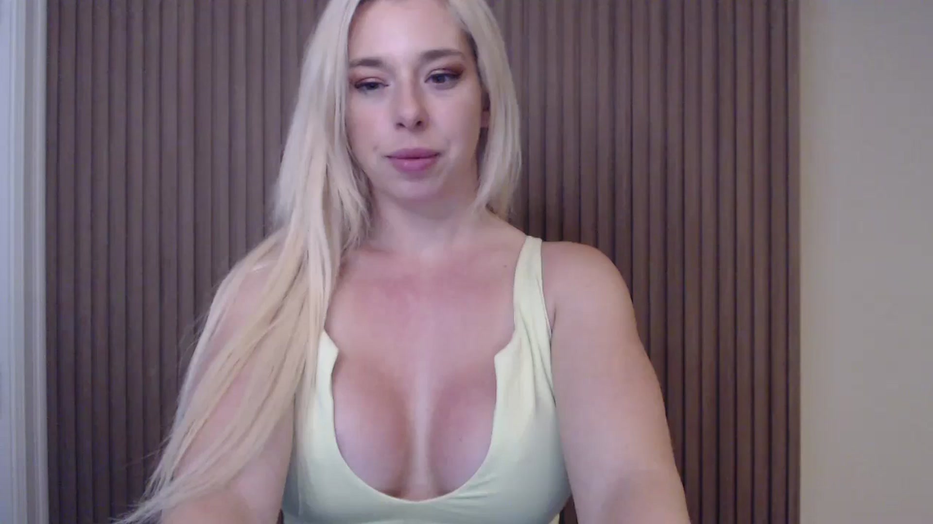 Gallery image thumbnail from Riley_Parks's myfreecams stream on, 01/19/2025, 22:44 image 14 of 20