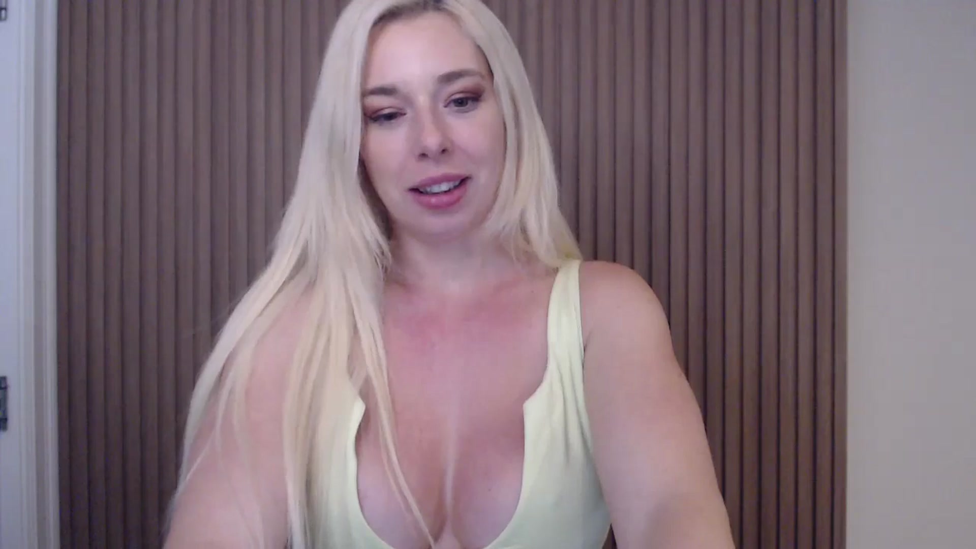 Gallery image thumbnail from Riley_Parks's myfreecams stream on, 01/20/2025, 24:25 image 19 of 20