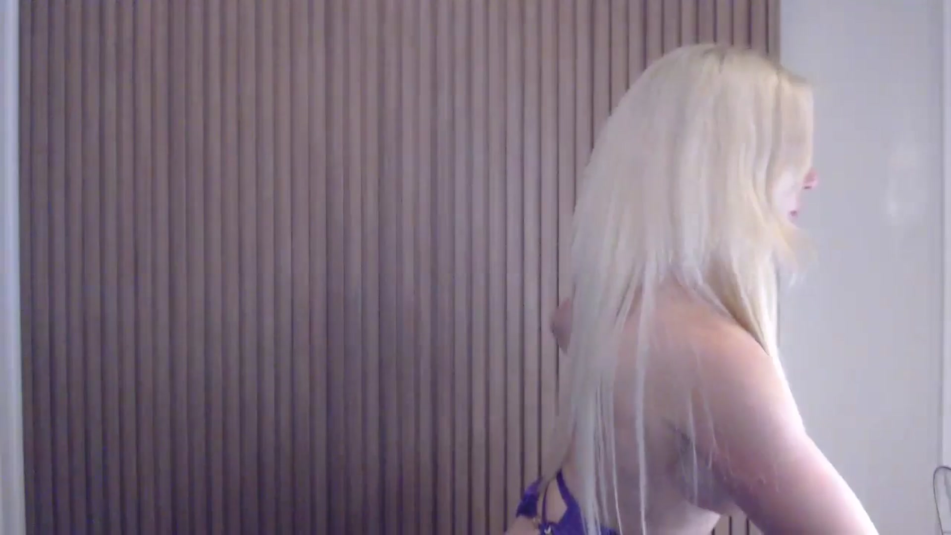 Gallery image thumbnail from Riley_Parks's myfreecams stream on, 01/21/2025, 02:28 image 19 of 20