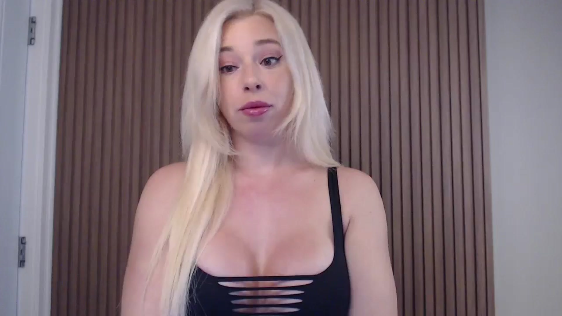 Gallery image thumbnail from Riley_Parks's myfreecams stream on, 02/01/2025, 10:47 image 6 of 20