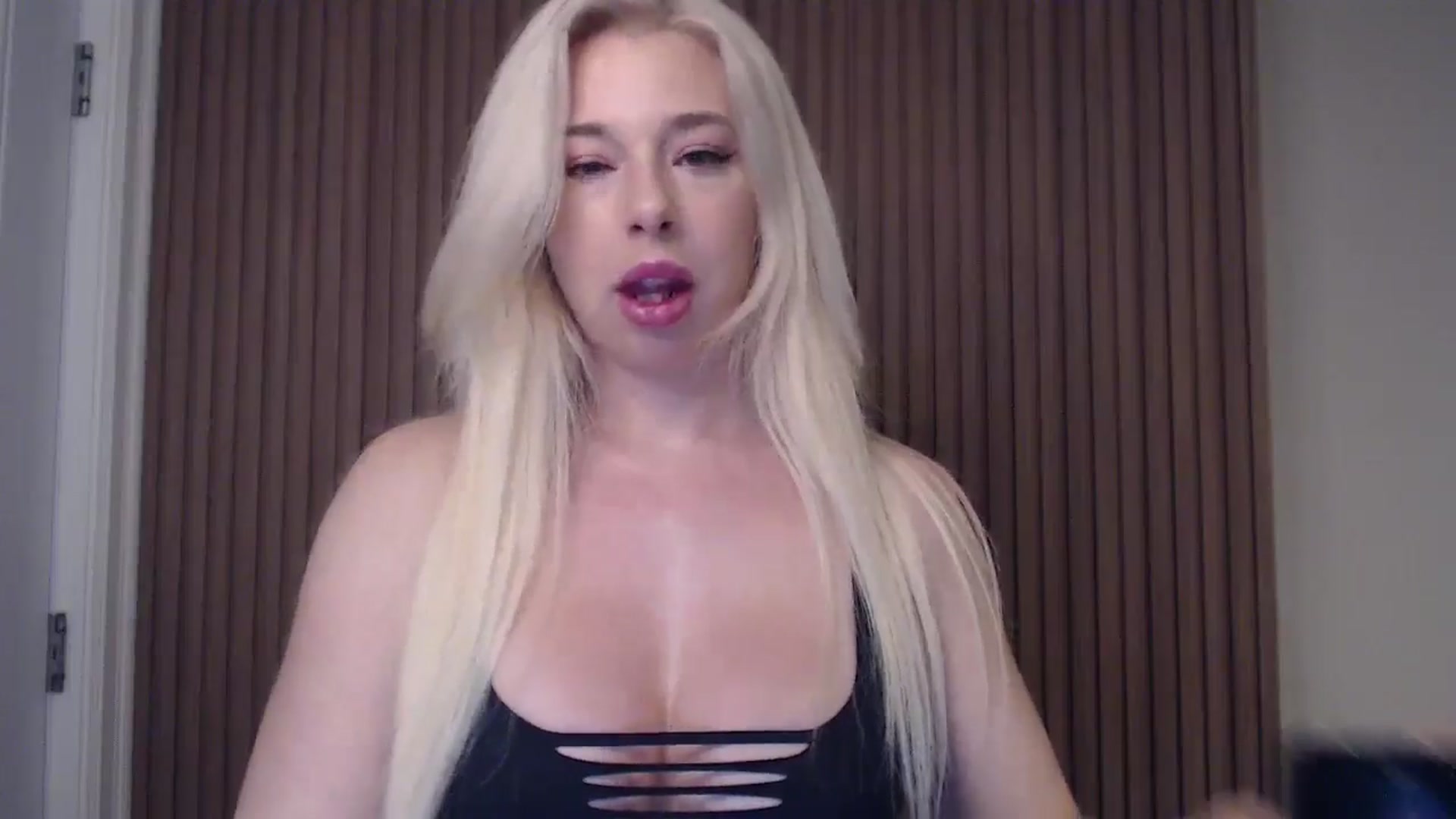 Gallery image thumbnail from Riley_Parks's myfreecams stream on, 02/01/2025, 10:47 image 5 of 20