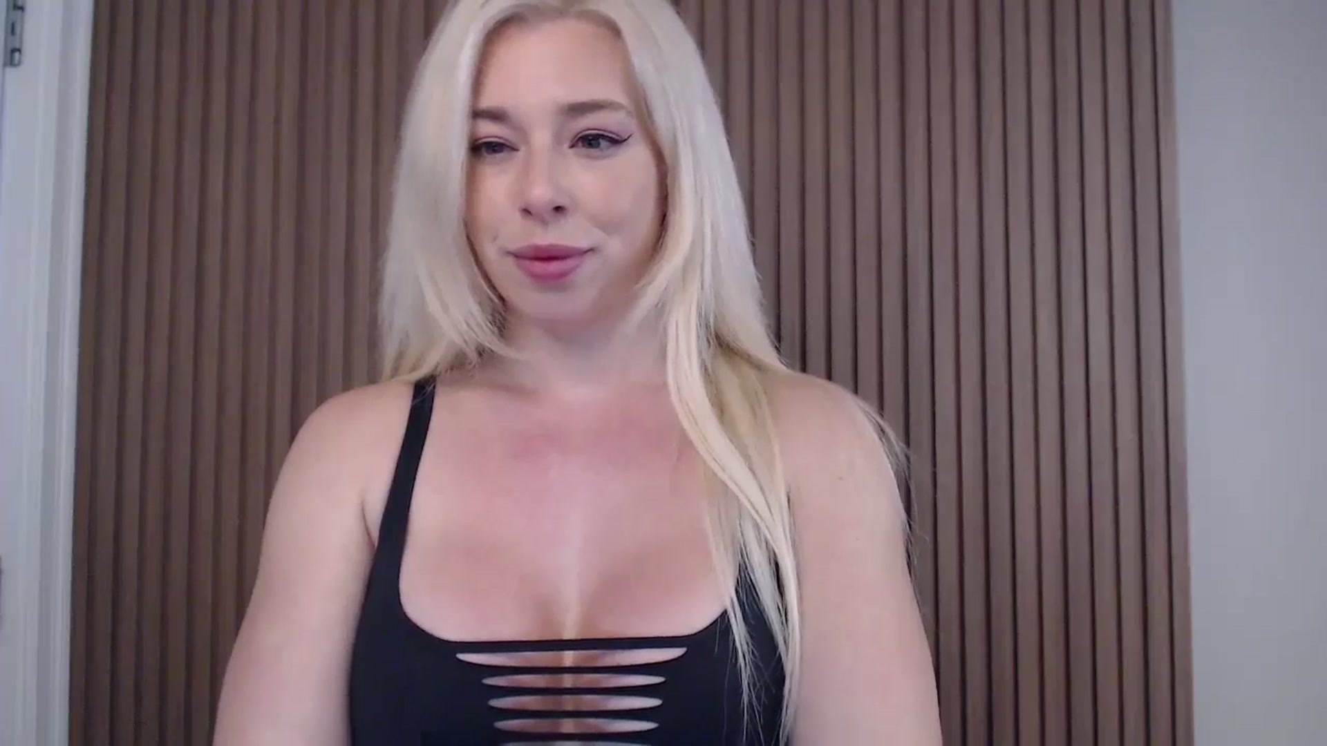 Gallery image thumbnail from Riley_Parks's myfreecams stream on, 02/01/2025, 11:20 image 4 of 20