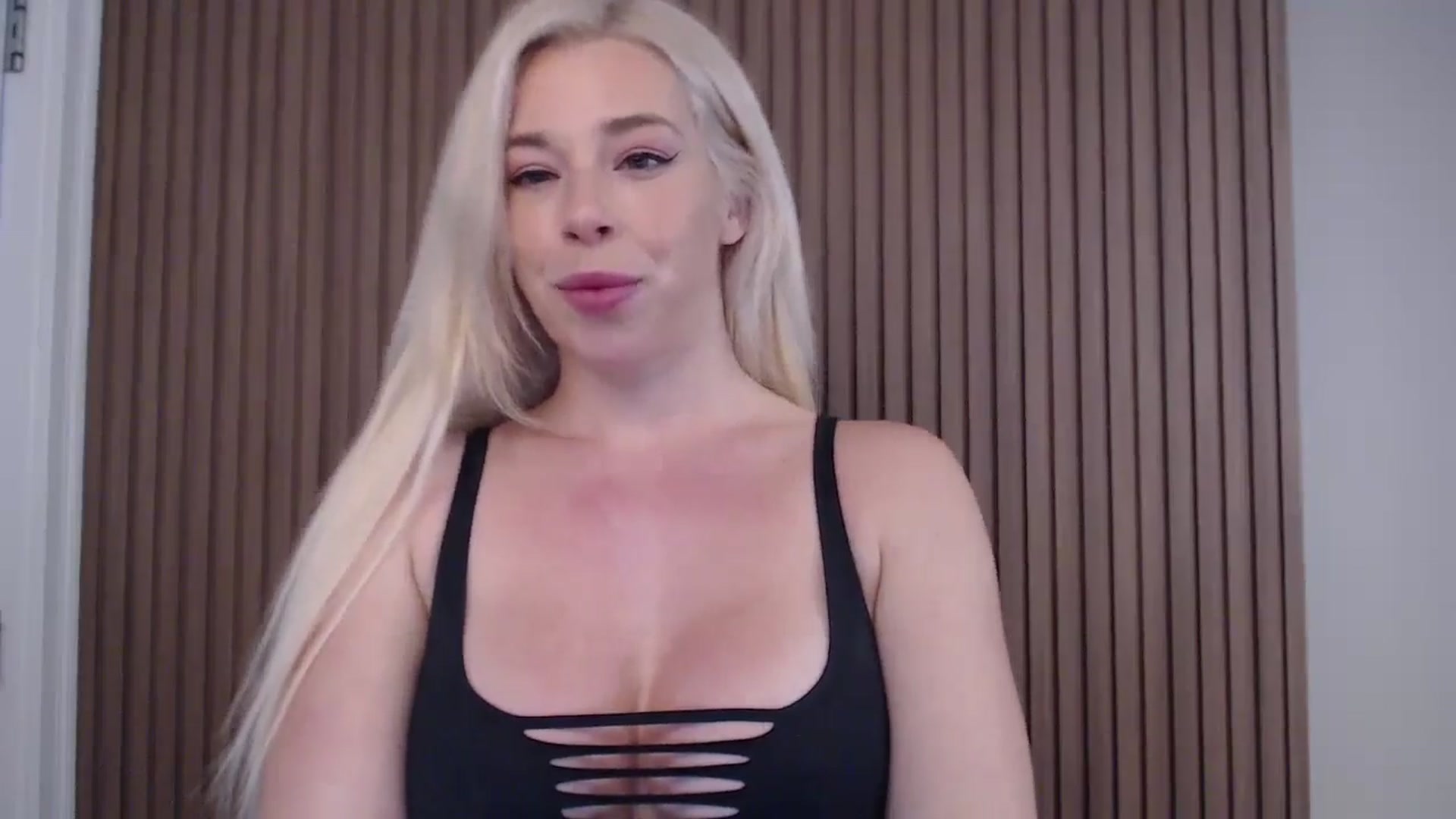 Gallery image thumbnail from Riley_Parks's myfreecams stream on, 02/01/2025, 11:20 image 2 of 20