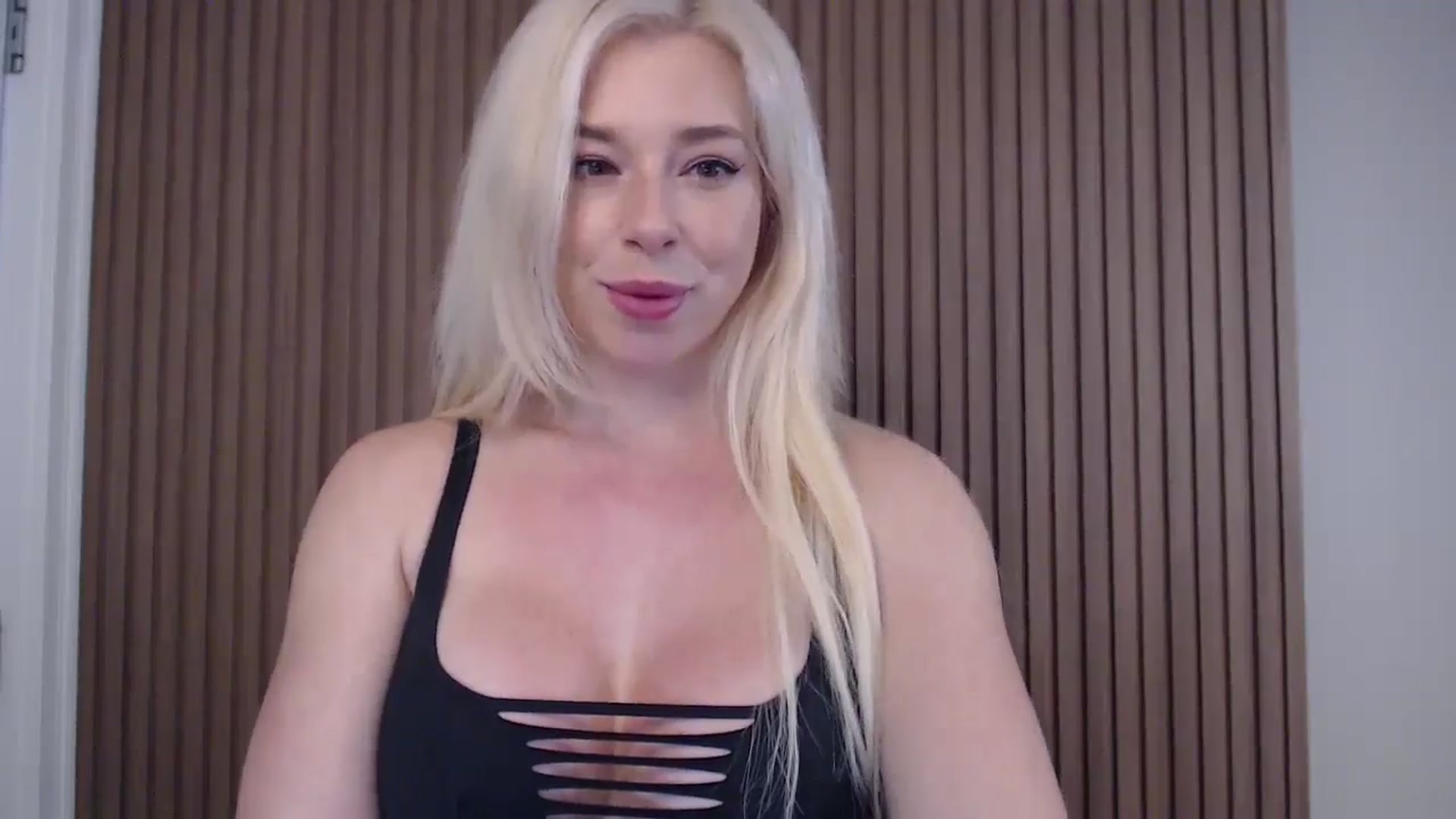 Gallery image thumbnail from Riley_Parks's myfreecams stream on, 02/01/2025, 11:20 image 6 of 20