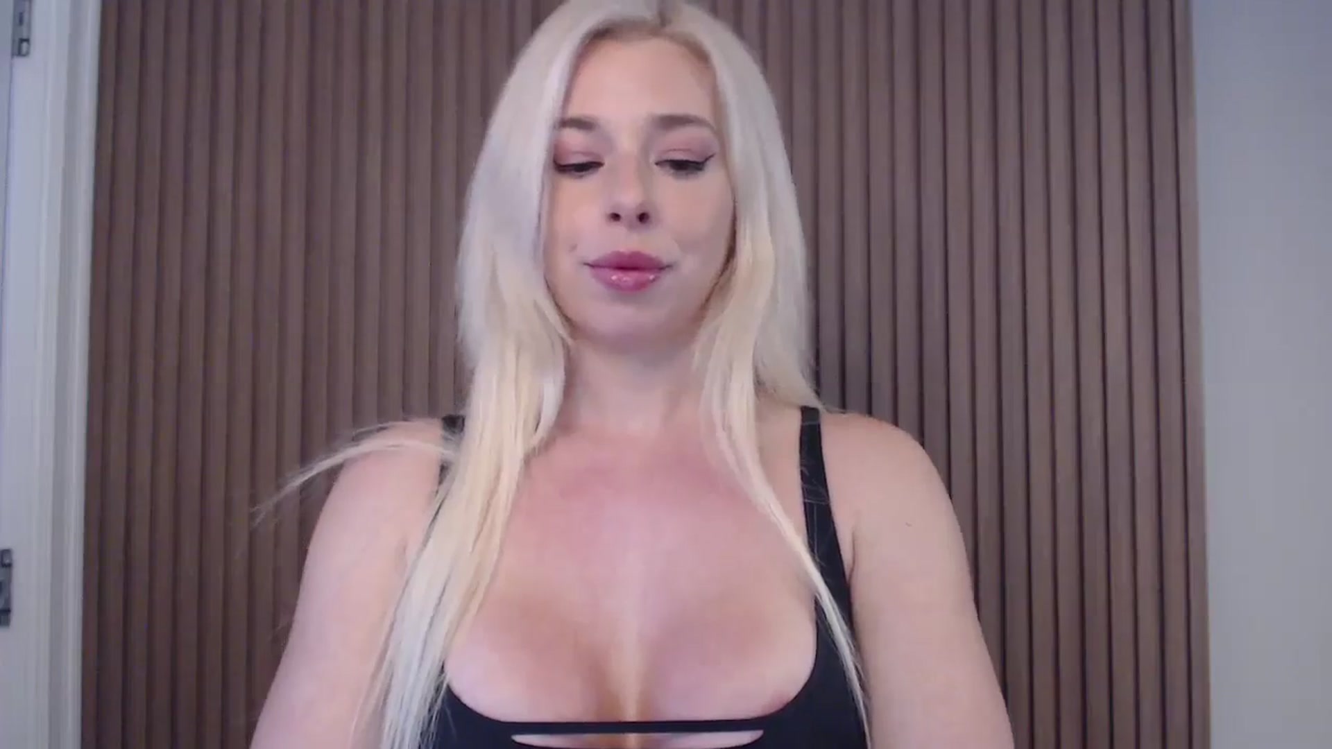 Gallery image thumbnail from Riley_Parks's myfreecams stream on, 02/01/2025, 12:40 image 14 of 20