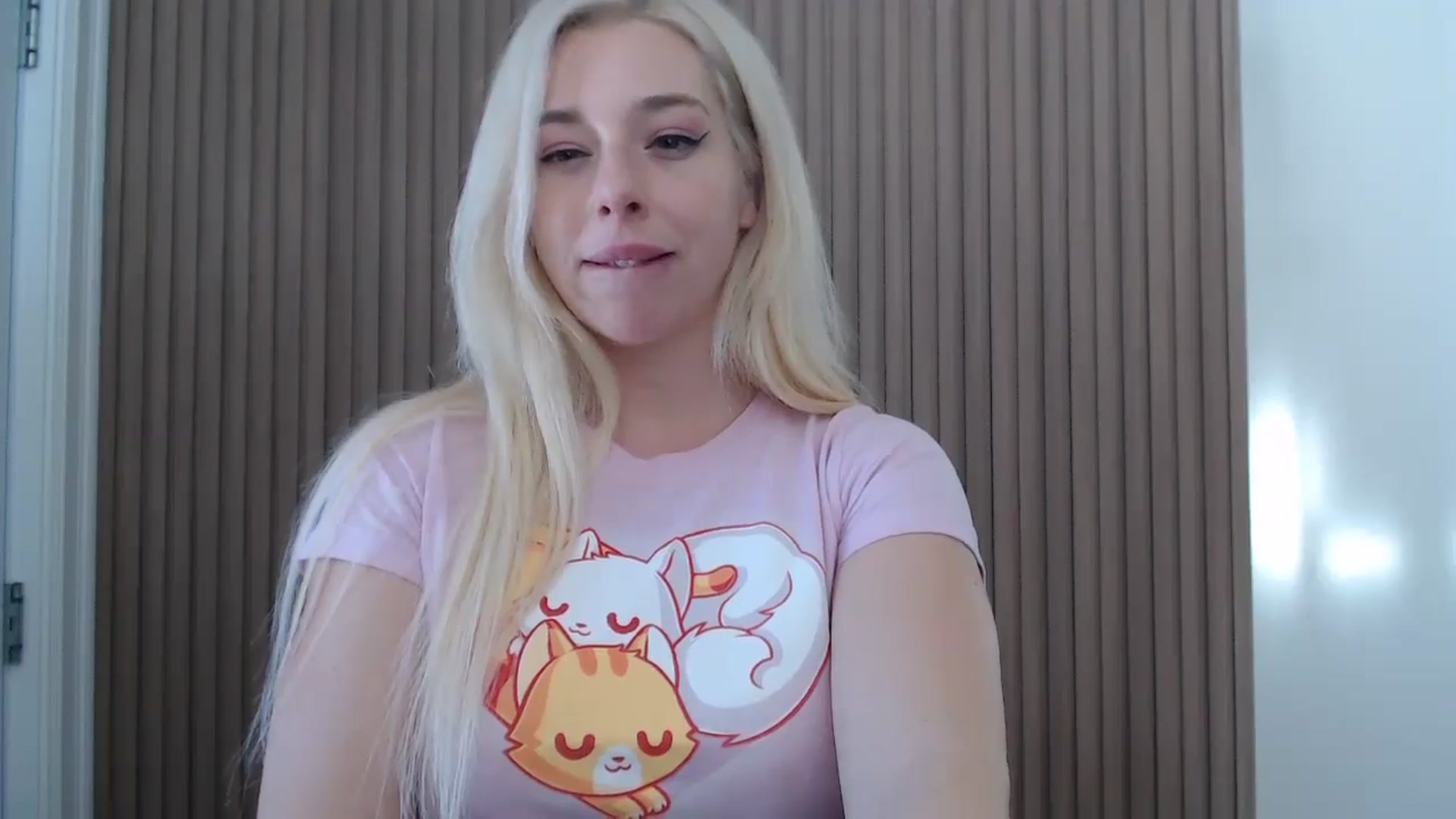 Gallery image thumbnail from Riley_Parks's myfreecams stream on, 02/01/2025, 17:00 image 17 of 20