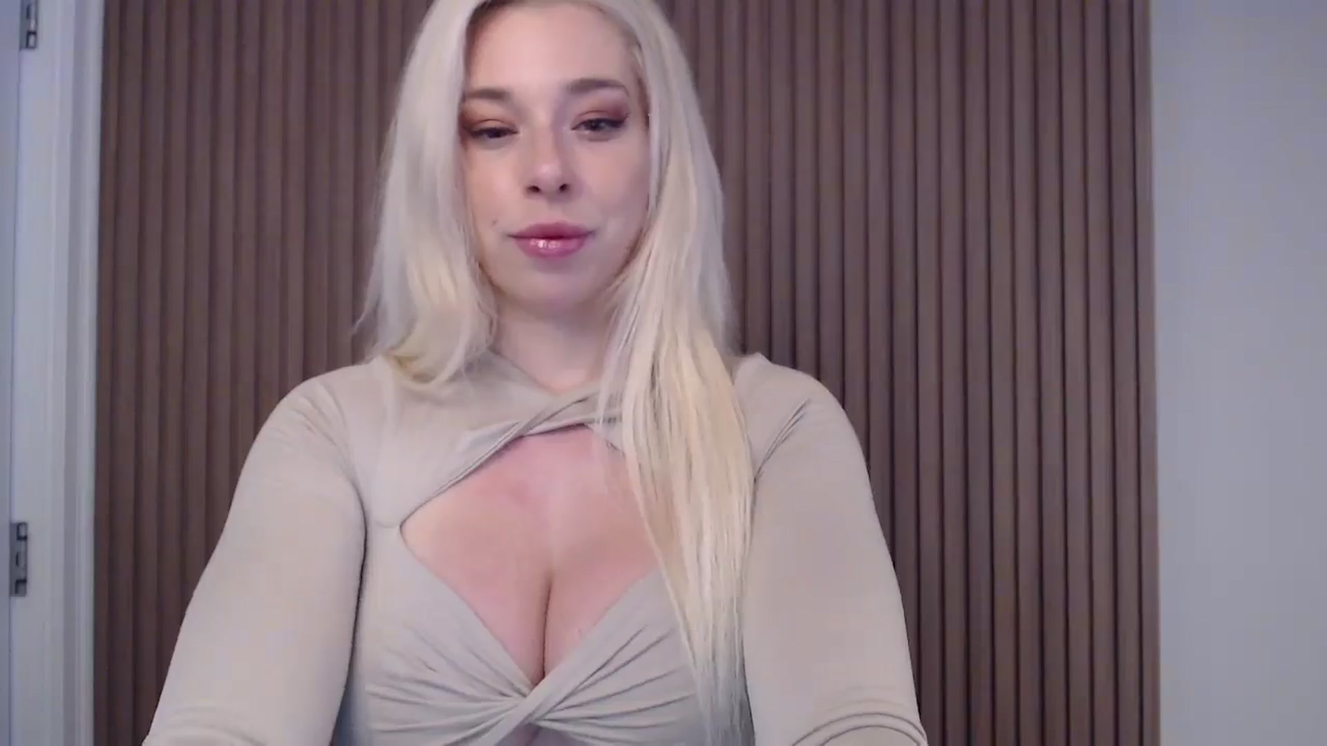Gallery image thumbnail from Riley_Parks's myfreecams stream on, 02/02/2025, 12:44 image 3 of 20