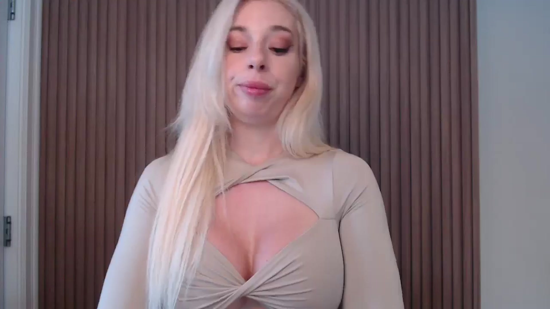 Gallery image thumbnail from Riley_Parks's myfreecams stream on, 02/02/2025, 12:44 image 19 of 20