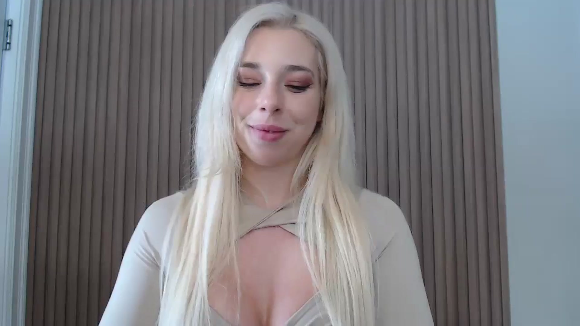 Gallery image thumbnail from Riley_Parks's myfreecams stream on, 02/02/2025, 15:12 image 16 of 20