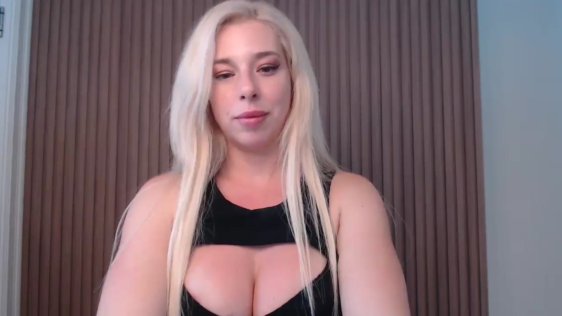 Gallery image thumbnail from Riley_Parks's myfreecams stream on, 02/02/2025, 20:56 image 8 of 20