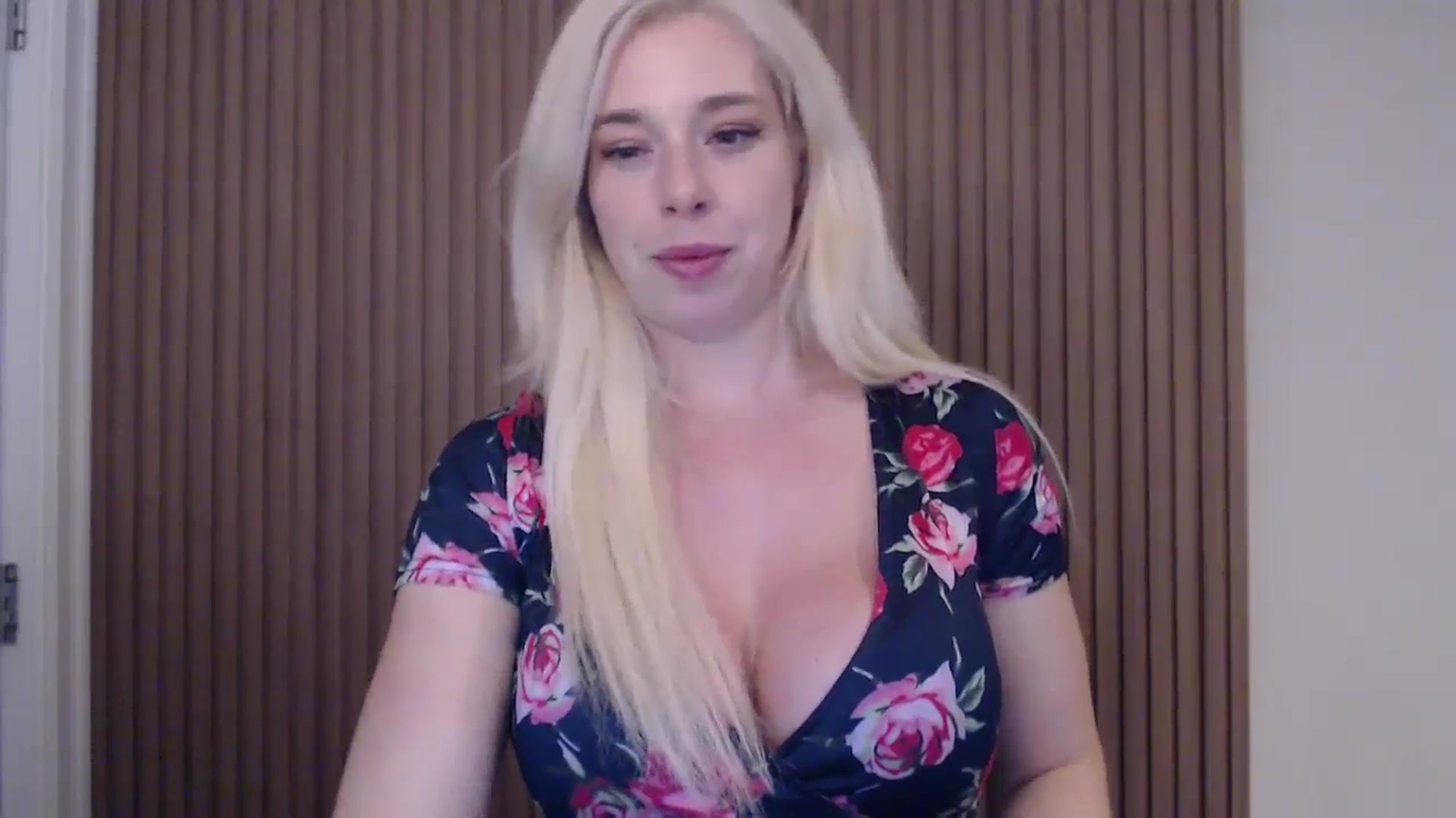 Gallery image thumbnail from Riley_Parks's myfreecams stream on, 02/03/2025, 23:54 image 12 of 20