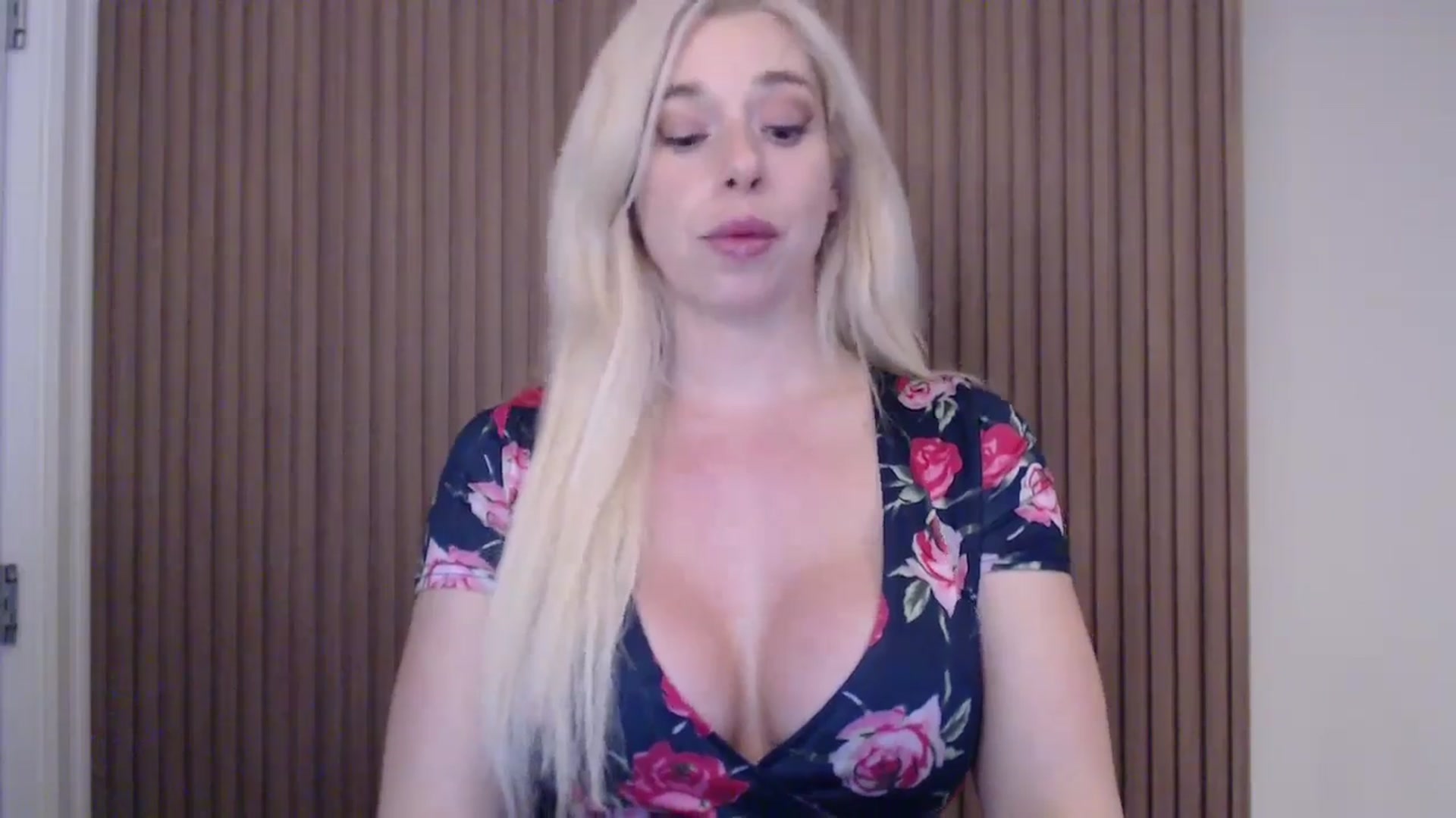 Gallery image thumbnail from Riley_Parks's myfreecams stream on, 02/03/2025, 23:54 image 15 of 20