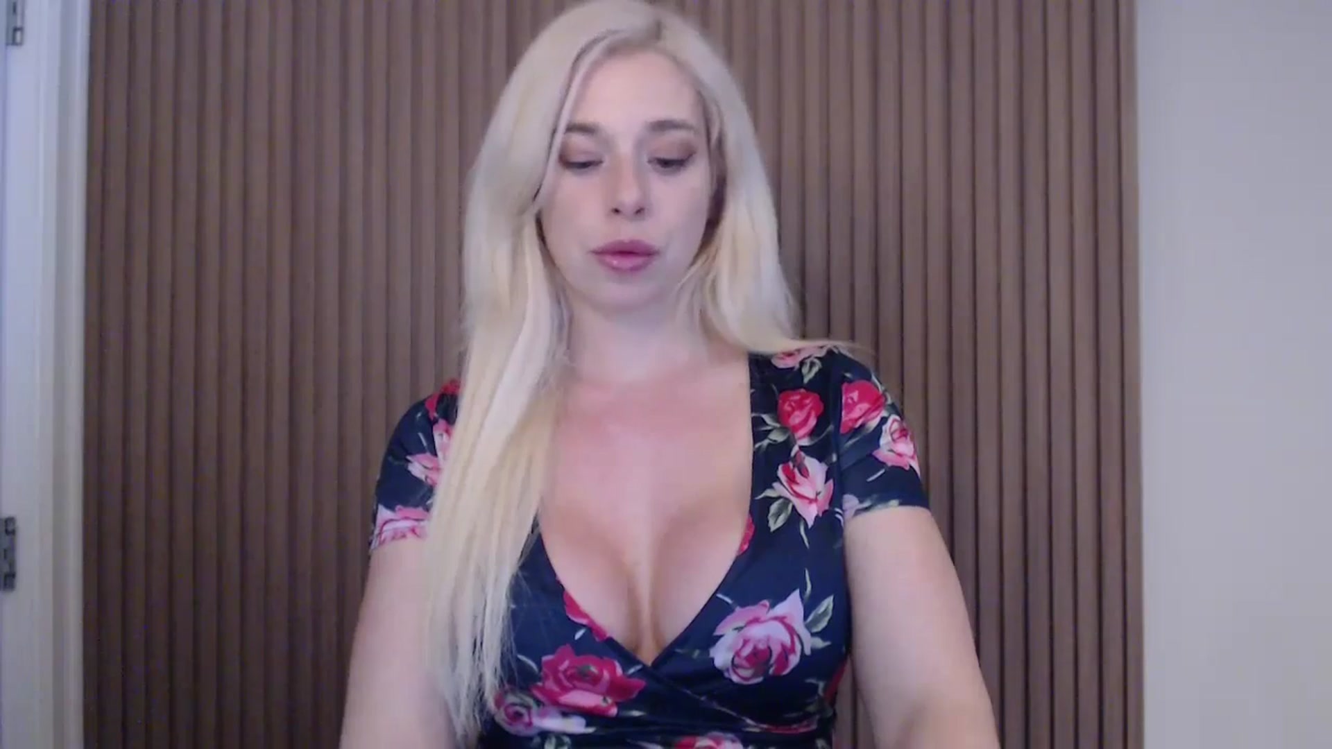 Gallery image thumbnail from Riley_Parks's myfreecams stream on, 02/03/2025, 23:54 image 14 of 20