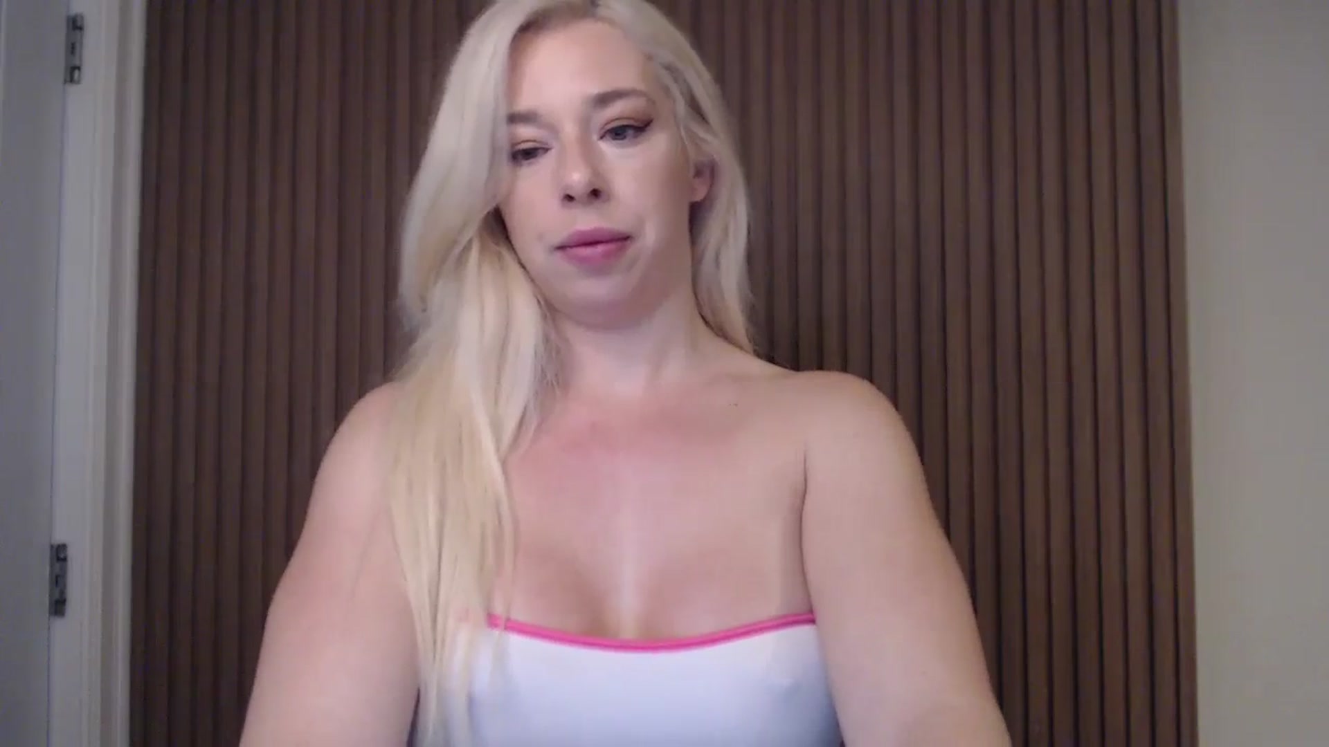 Gallery image thumbnail from Riley_Parks's myfreecams stream on, 02/04/2025, 12:40 image 9 of 20