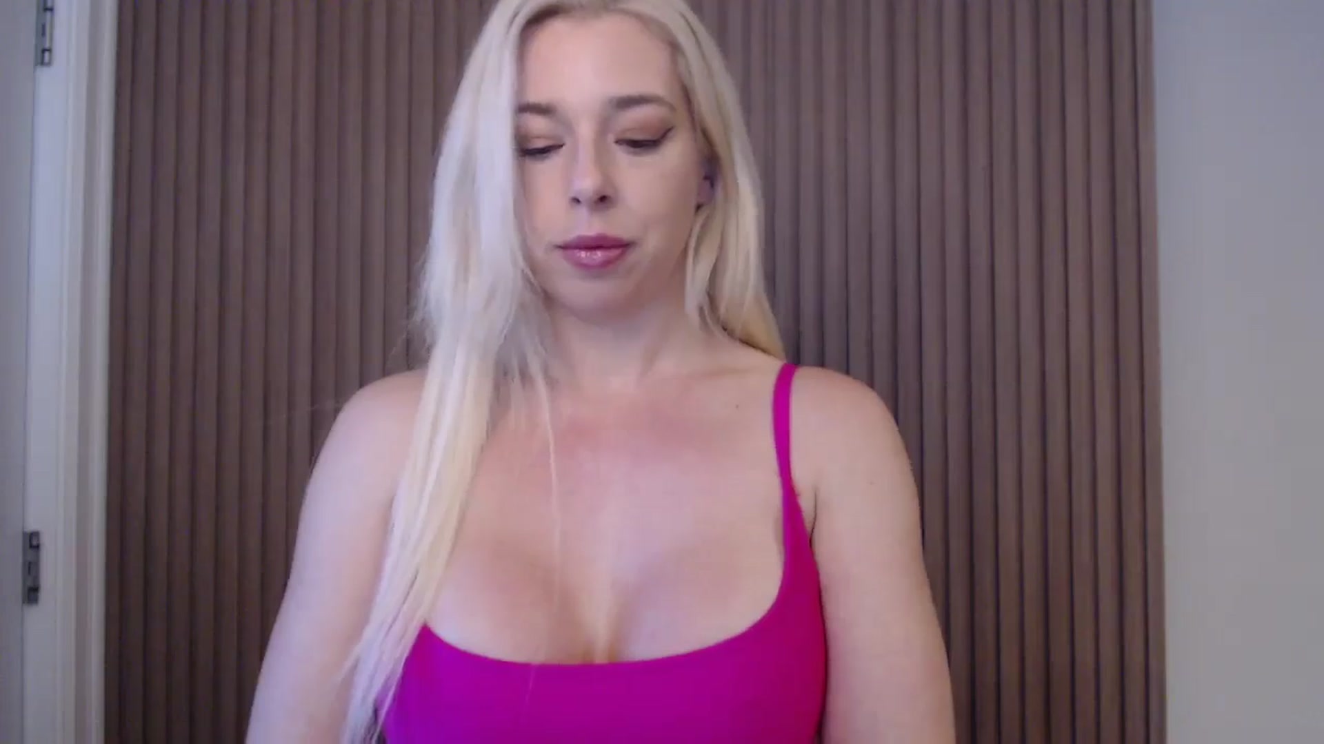 Gallery image thumbnail from Riley_Parks's myfreecams stream on, 02/05/2025, 13:20 image 14 of 20