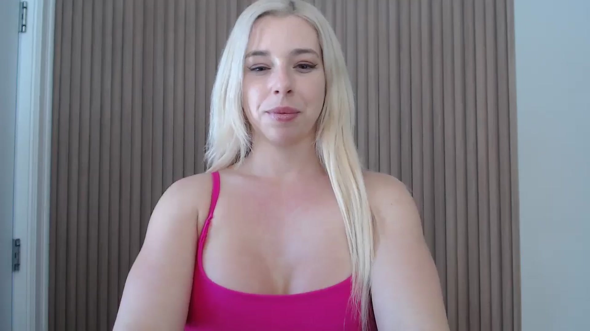 Gallery image thumbnail from Riley_Parks's myfreecams stream on, 02/05/2025, 19:20 image 8 of 20