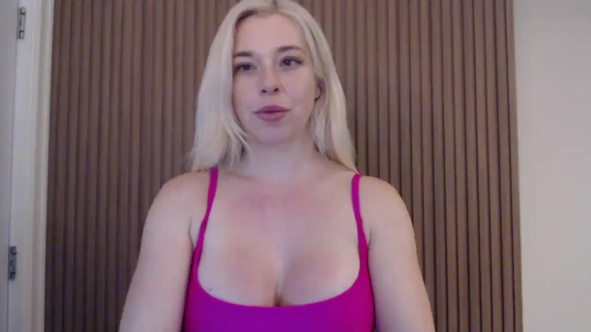 Gallery image thumbnail from Riley_Parks's myfreecams stream on, 02/05/2025, 22:29 image 16 of 20