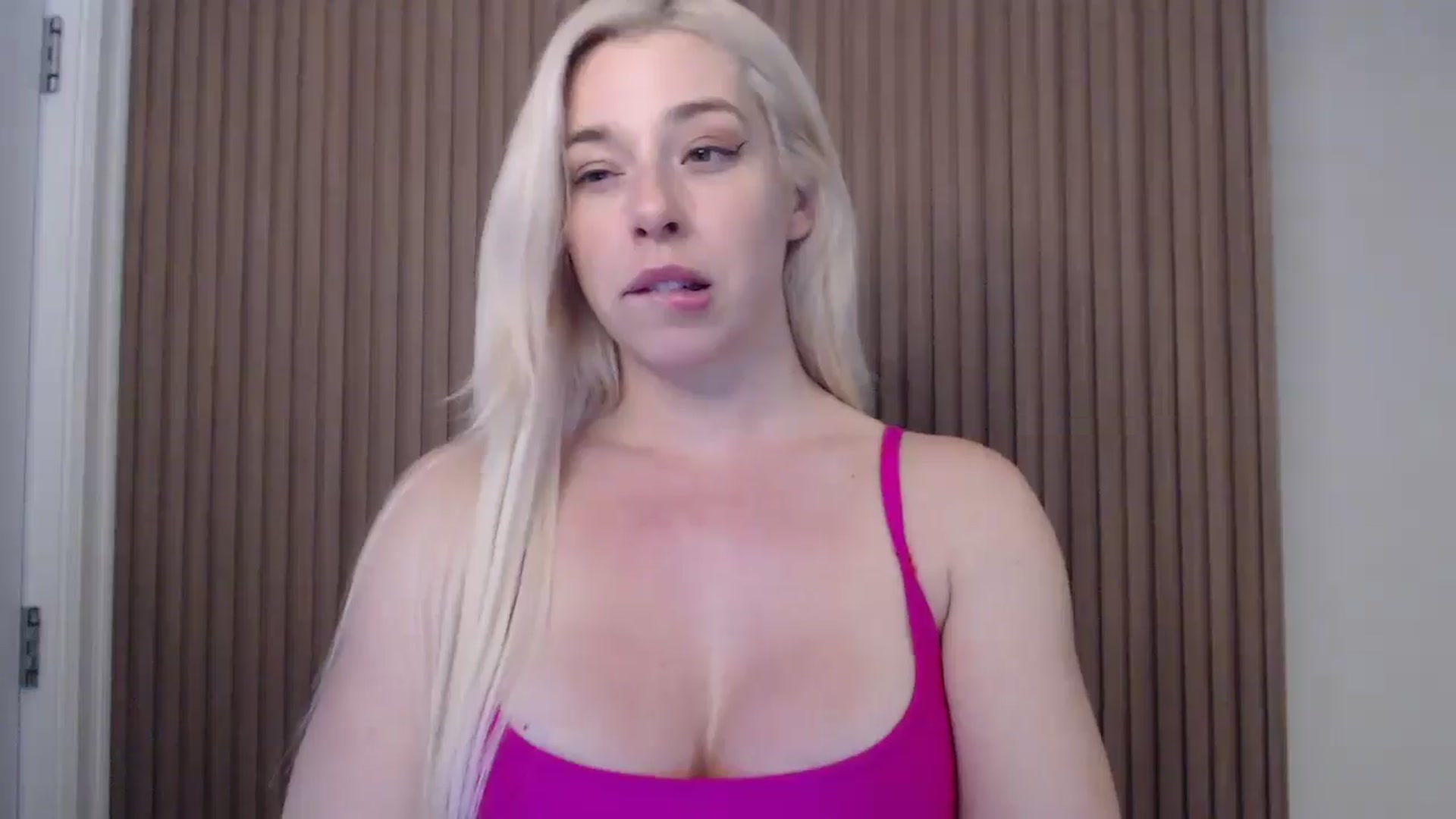 Gallery image thumbnail from Riley_Parks's myfreecams stream on, 02/05/2025, 22:29 image 6 of 20