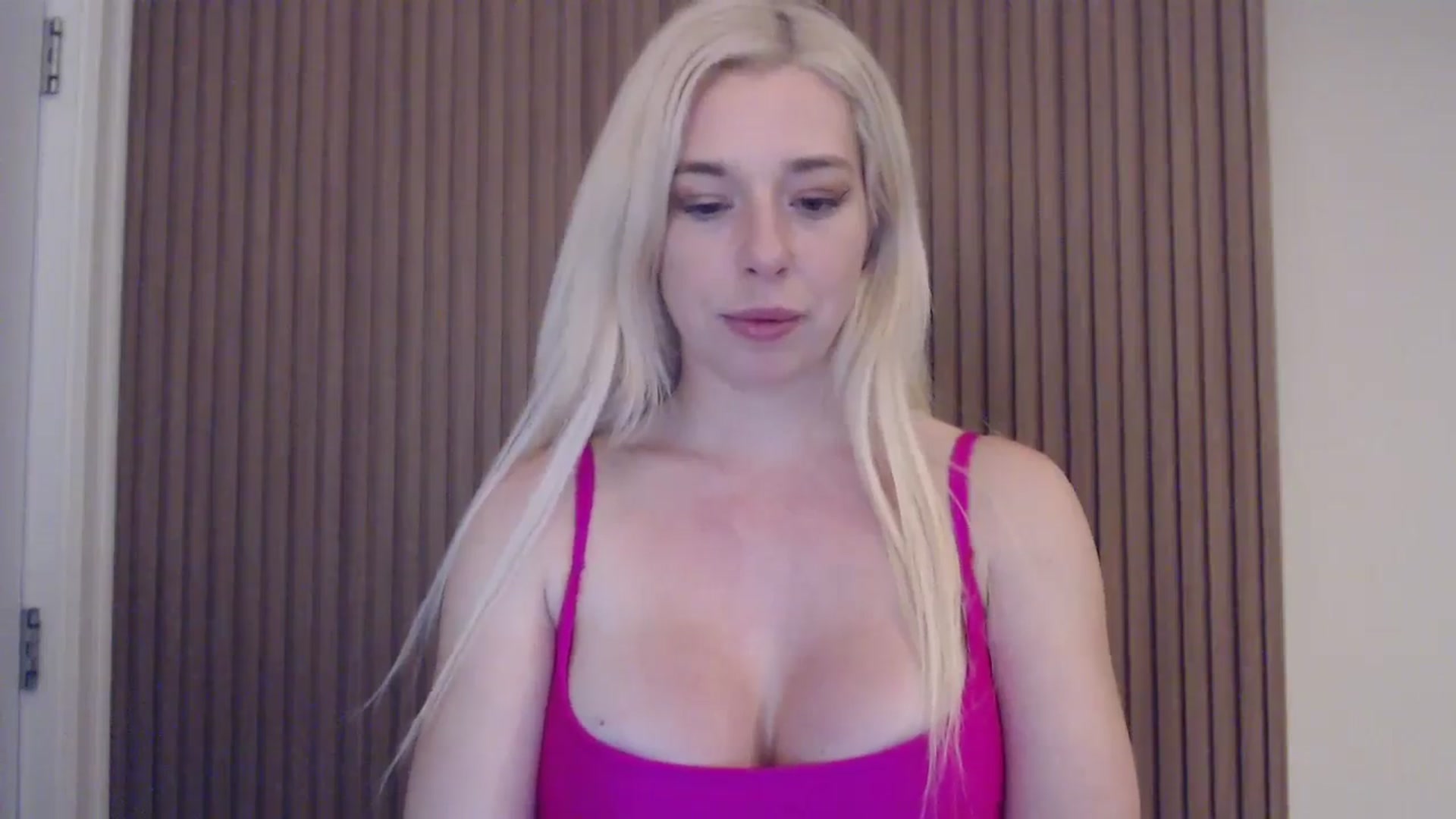 Gallery image thumbnail from Riley_Parks's myfreecams stream on, 02/05/2025, 23:30 image 12 of 20