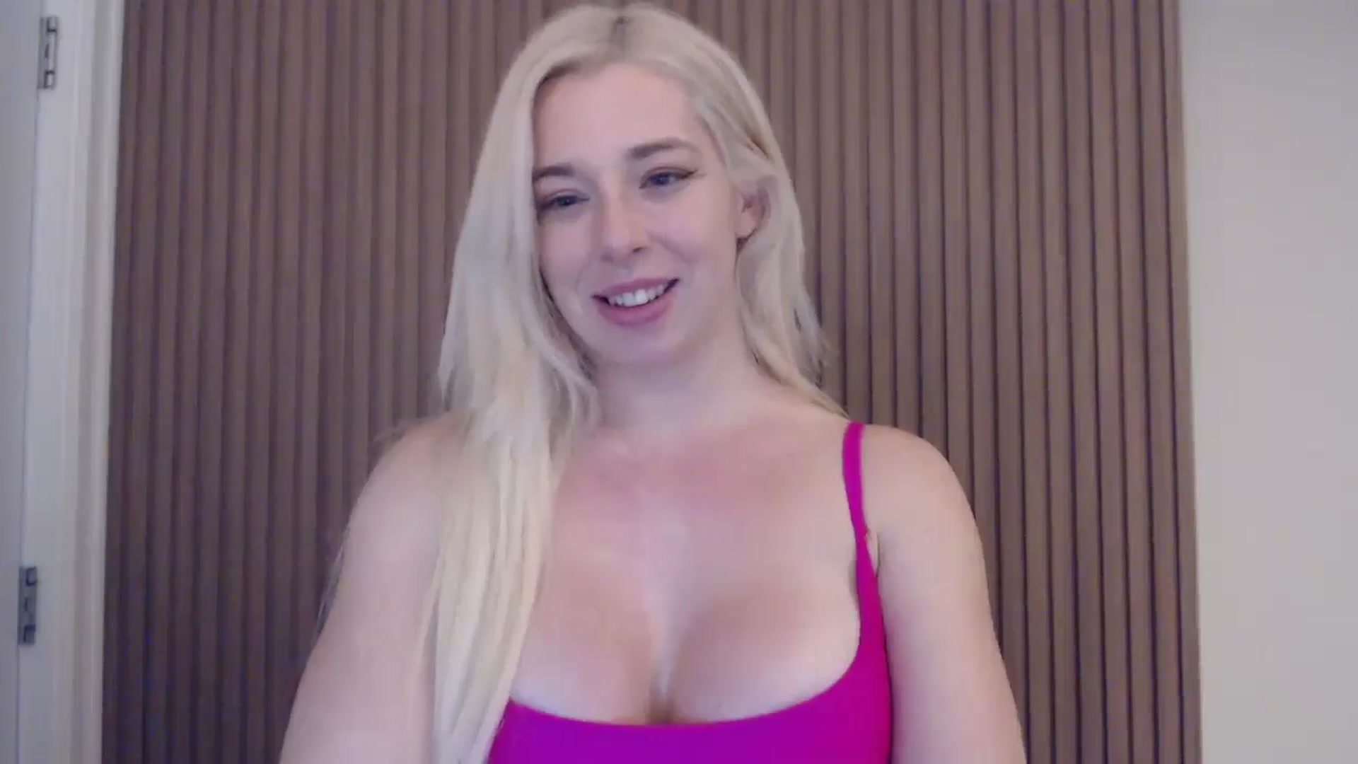 Gallery image thumbnail from Riley_Parks's myfreecams stream on, 02/05/2025, 23:30 image 10 of 20