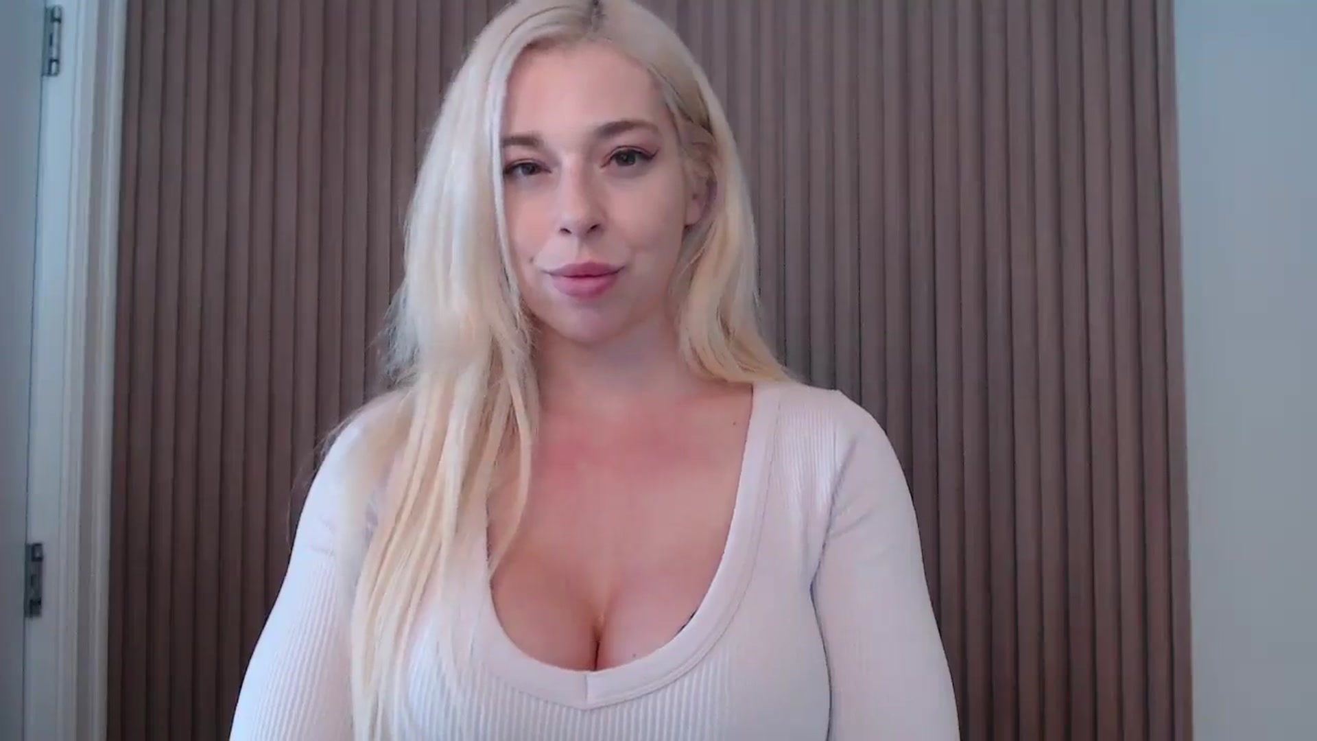 Gallery image thumbnail from Riley_Parks's myfreecams stream on, 02/06/2025, 17:50 image 14 of 20
