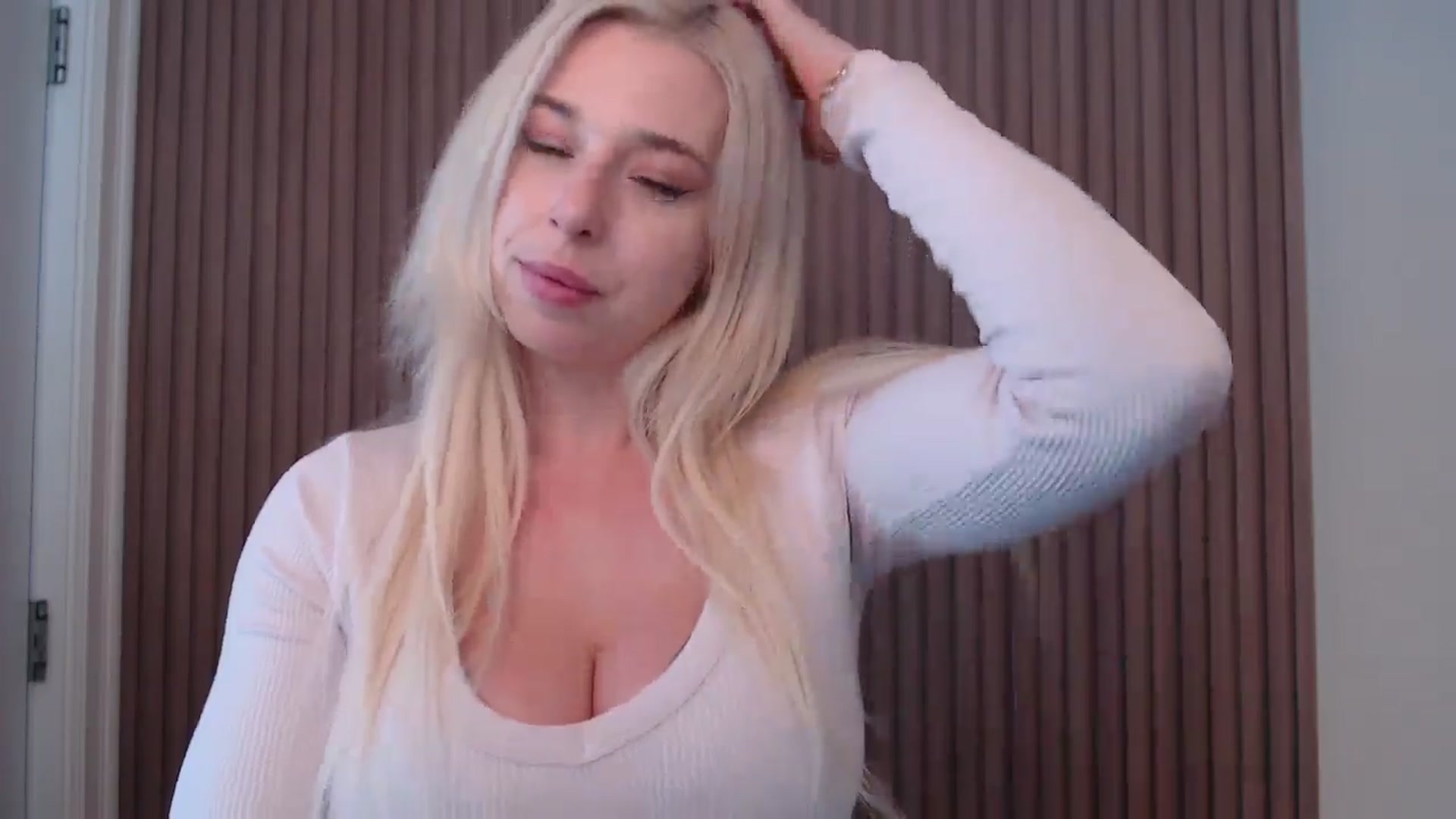 Gallery image thumbnail from Riley_Parks's myfreecams stream on, 02/06/2025, 17:50 image 3 of 20