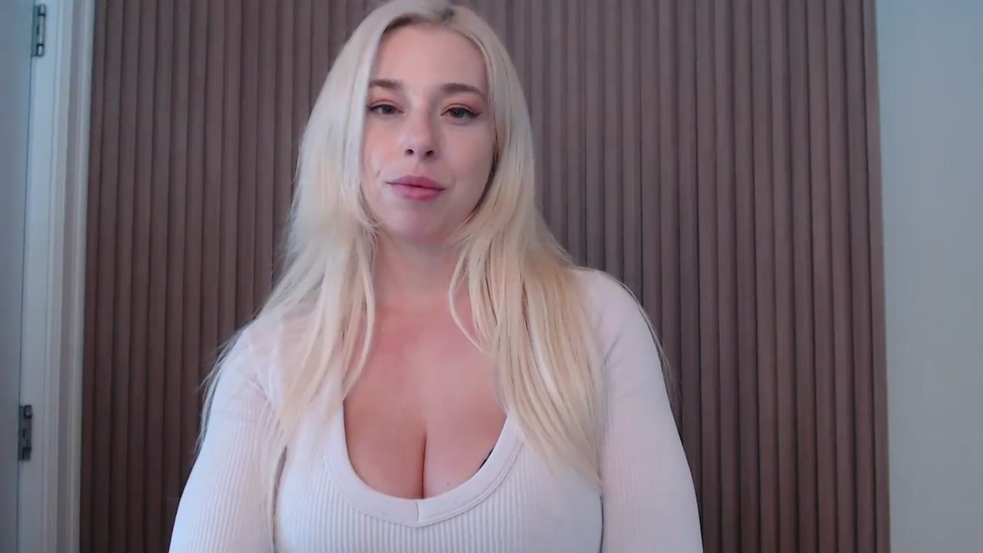 Gallery image thumbnail from Riley_Parks's myfreecams stream on, 02/06/2025, 17:50 image 10 of 20