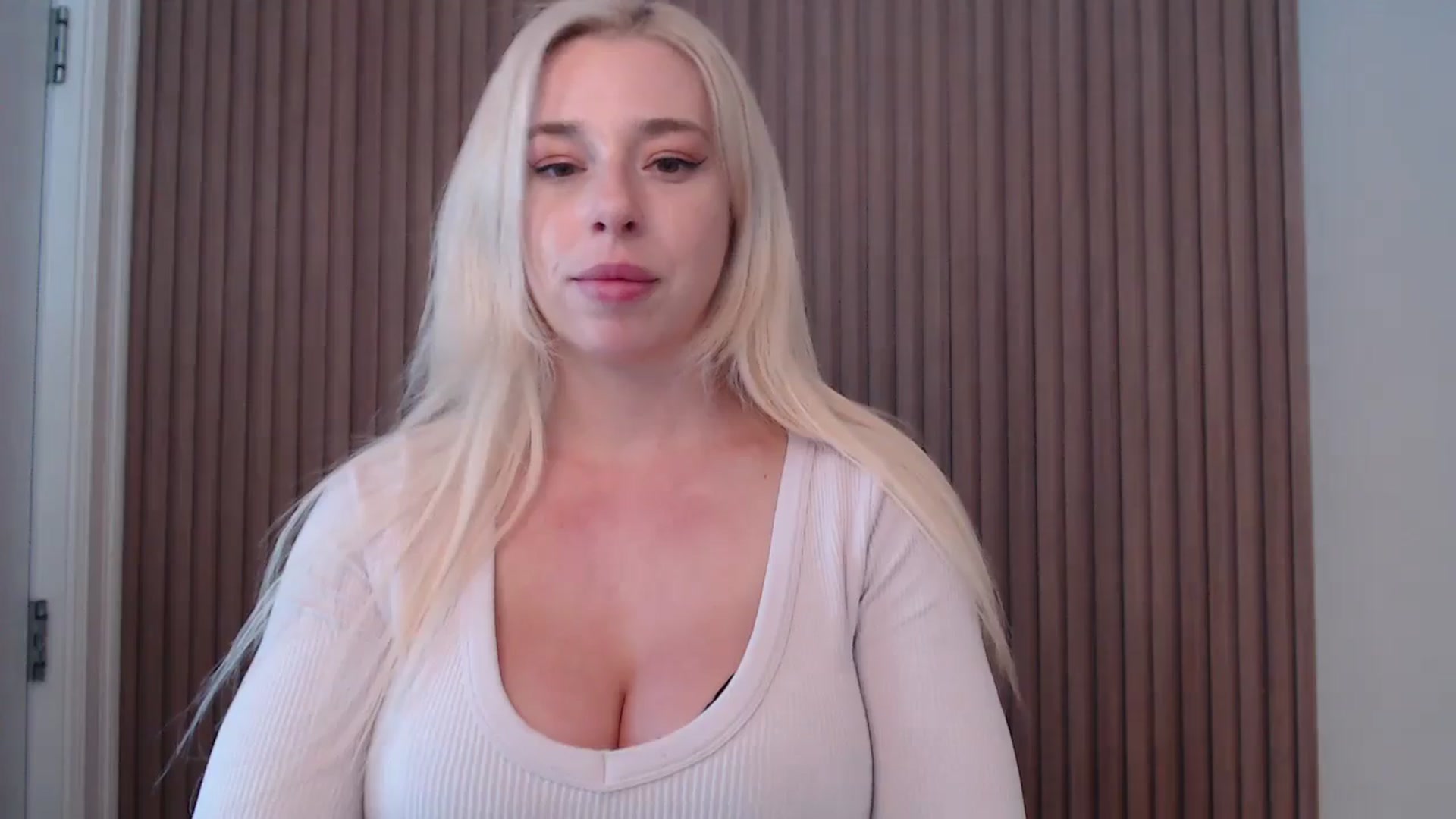 Gallery image thumbnail from Riley_Parks's myfreecams stream on, 02/06/2025, 17:50 image 7 of 20