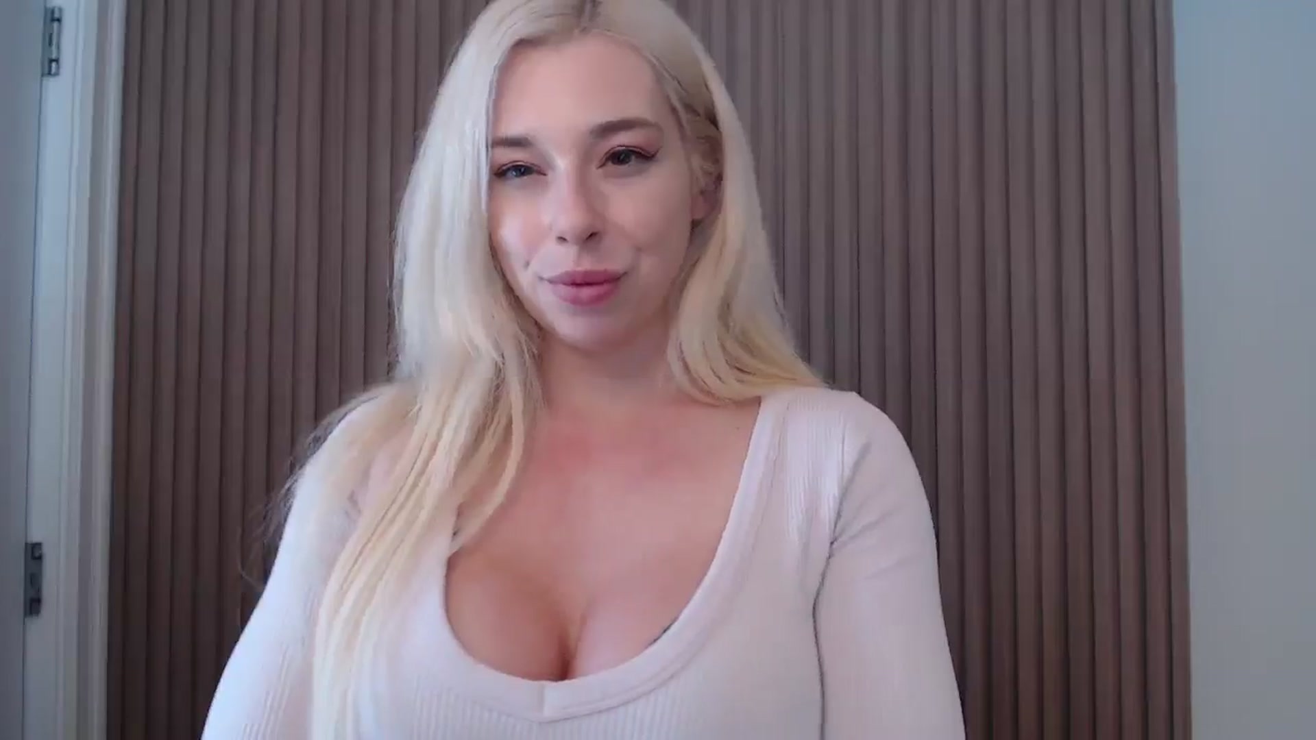 Gallery image thumbnail from Riley_Parks's myfreecams stream on, 02/06/2025, 17:50 image 18 of 20