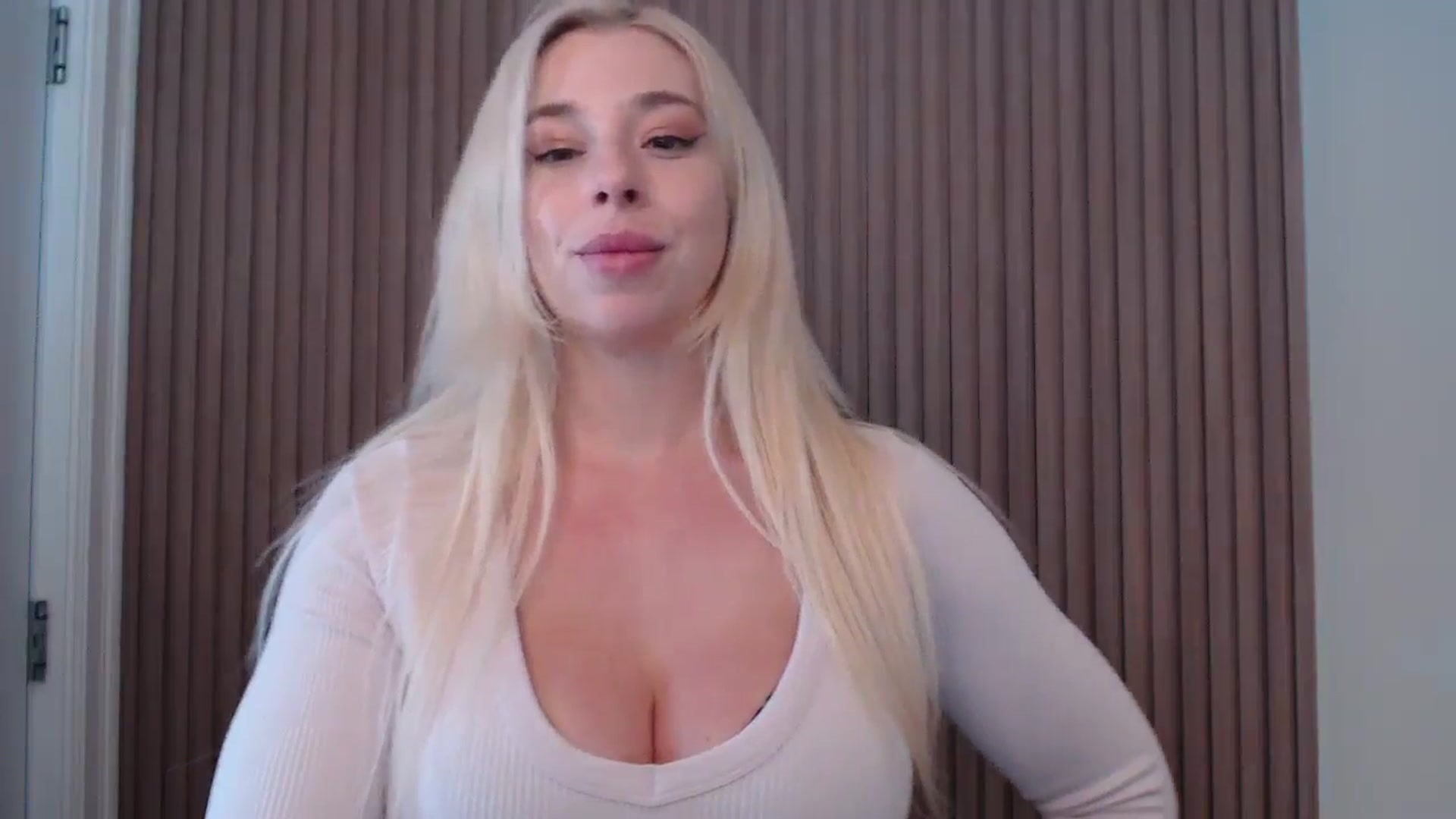 Gallery image thumbnail from Riley_Parks's myfreecams stream on, 02/06/2025, 17:50 image 9 of 20
