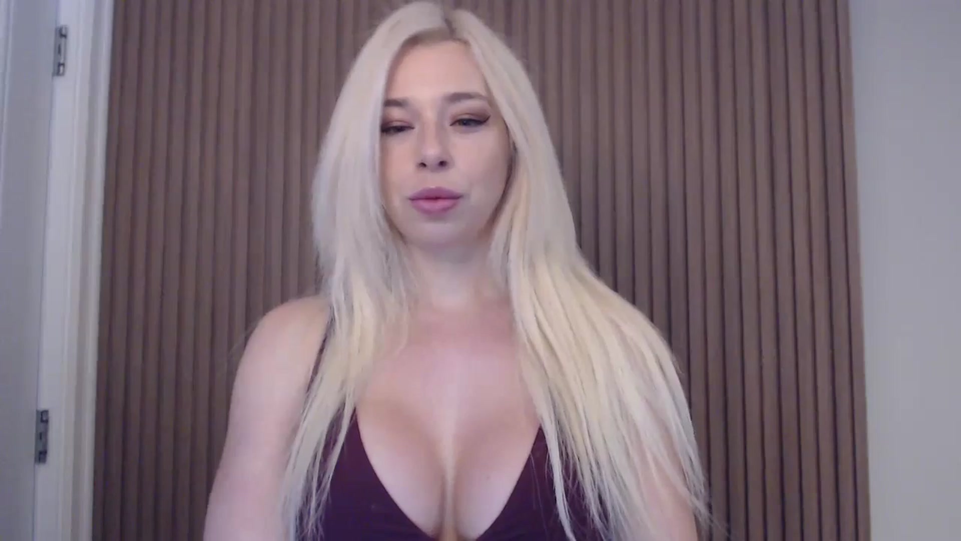 Gallery image thumbnail from Riley_Parks's myfreecams stream on, 02/08/2025, 12:23 image 16 of 20