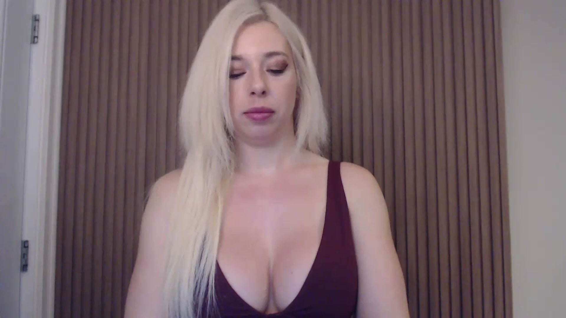 Gallery image thumbnail from Riley_Parks's myfreecams stream on, 02/08/2025, 12:23 image 8 of 20