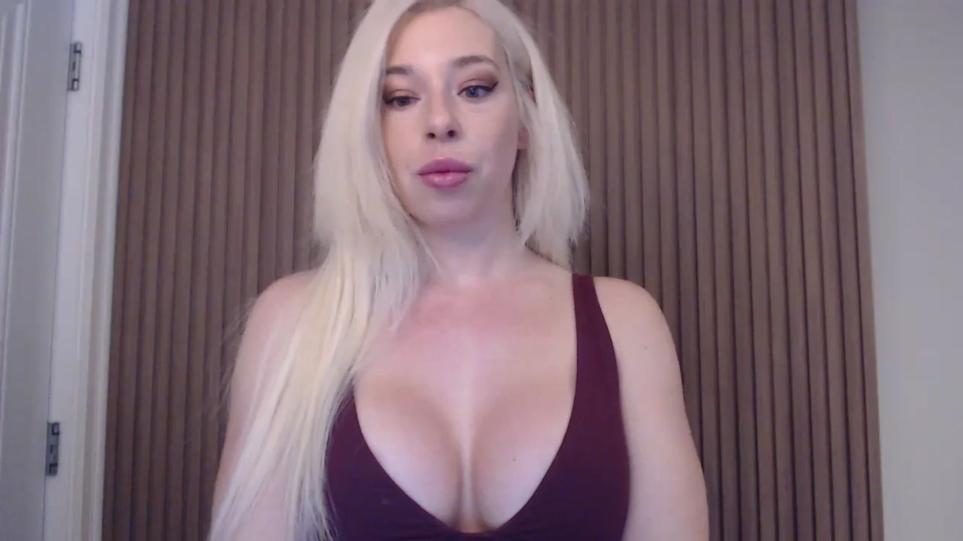 Gallery image thumbnail from Riley_Parks's myfreecams stream on, 02/08/2025, 12:23 image 3 of 20