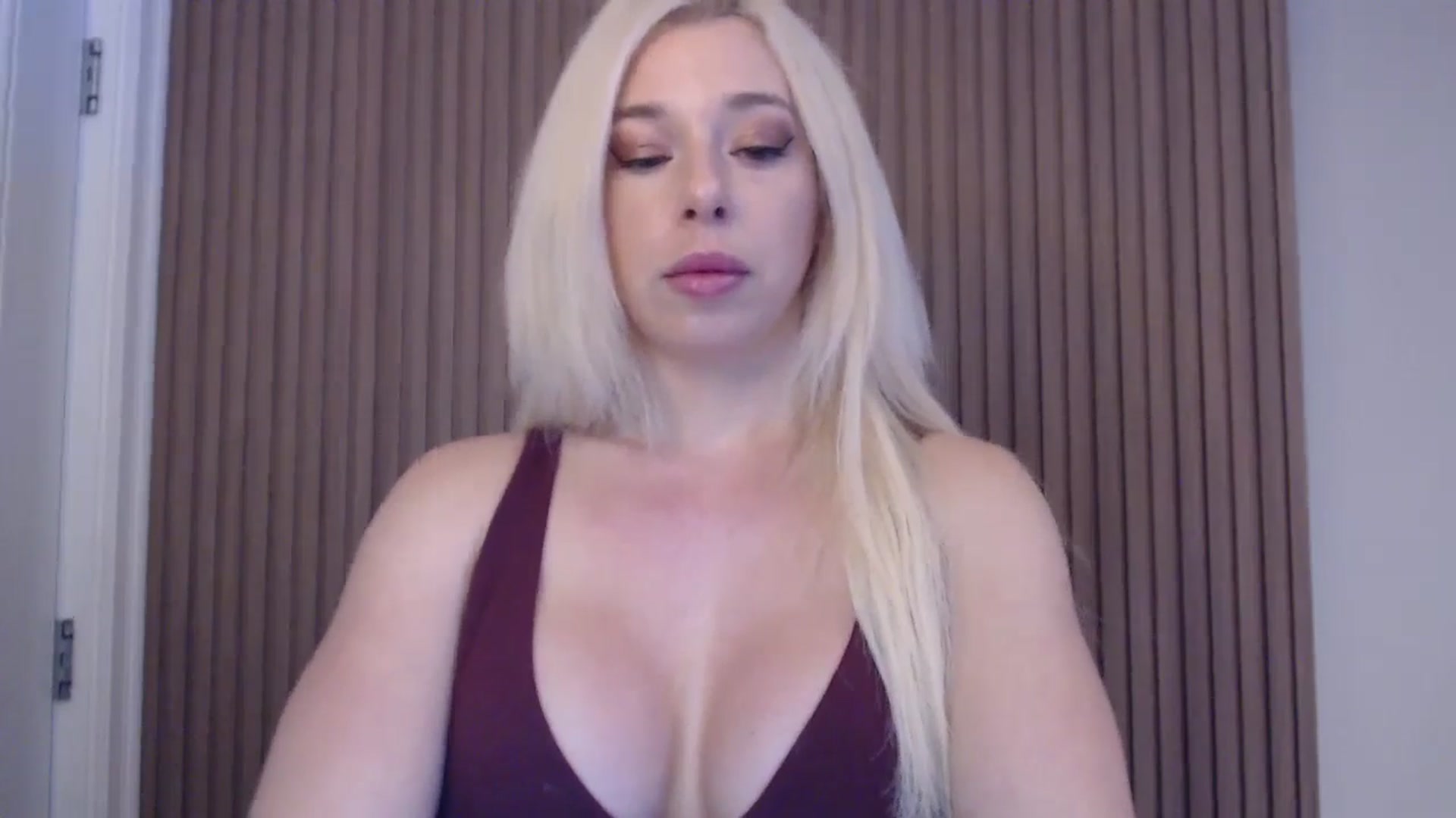 Gallery image thumbnail from Riley_Parks's myfreecams stream on, 02/08/2025, 12:23 image 11 of 20