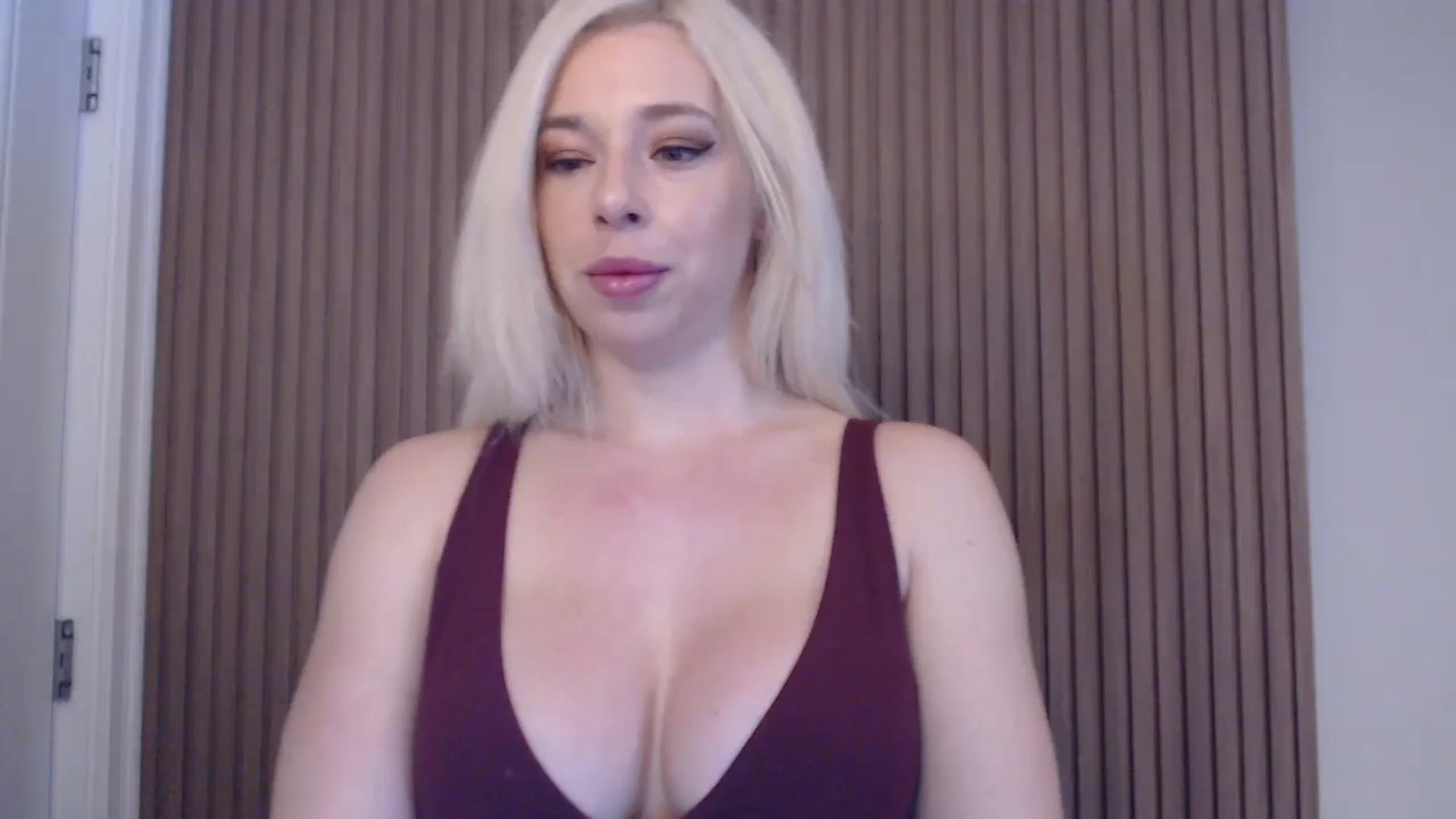 Gallery image thumbnail from Riley_Parks's myfreecams stream on, 02/08/2025, 12:23 image 10 of 20
