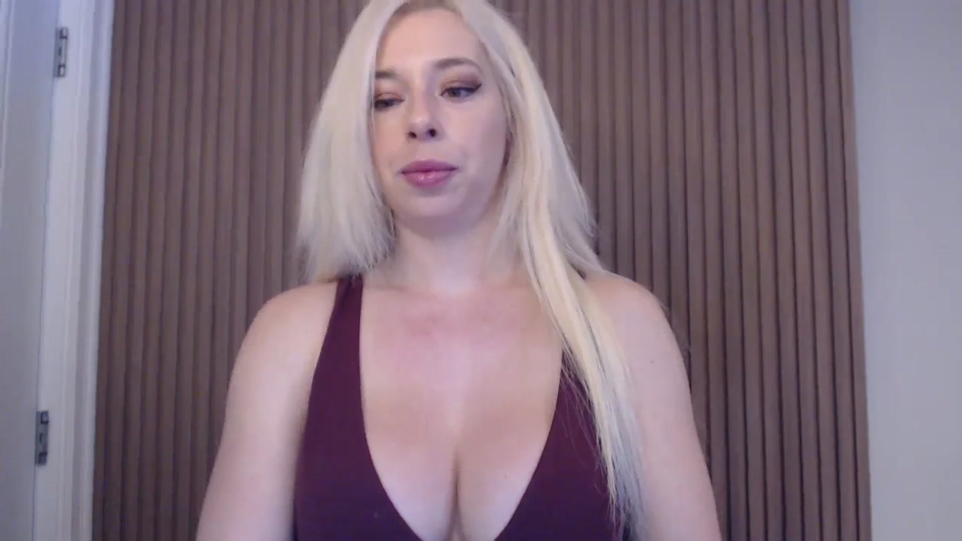 Gallery image thumbnail from Riley_Parks's myfreecams stream on, 02/08/2025, 12:23 image 9 of 20