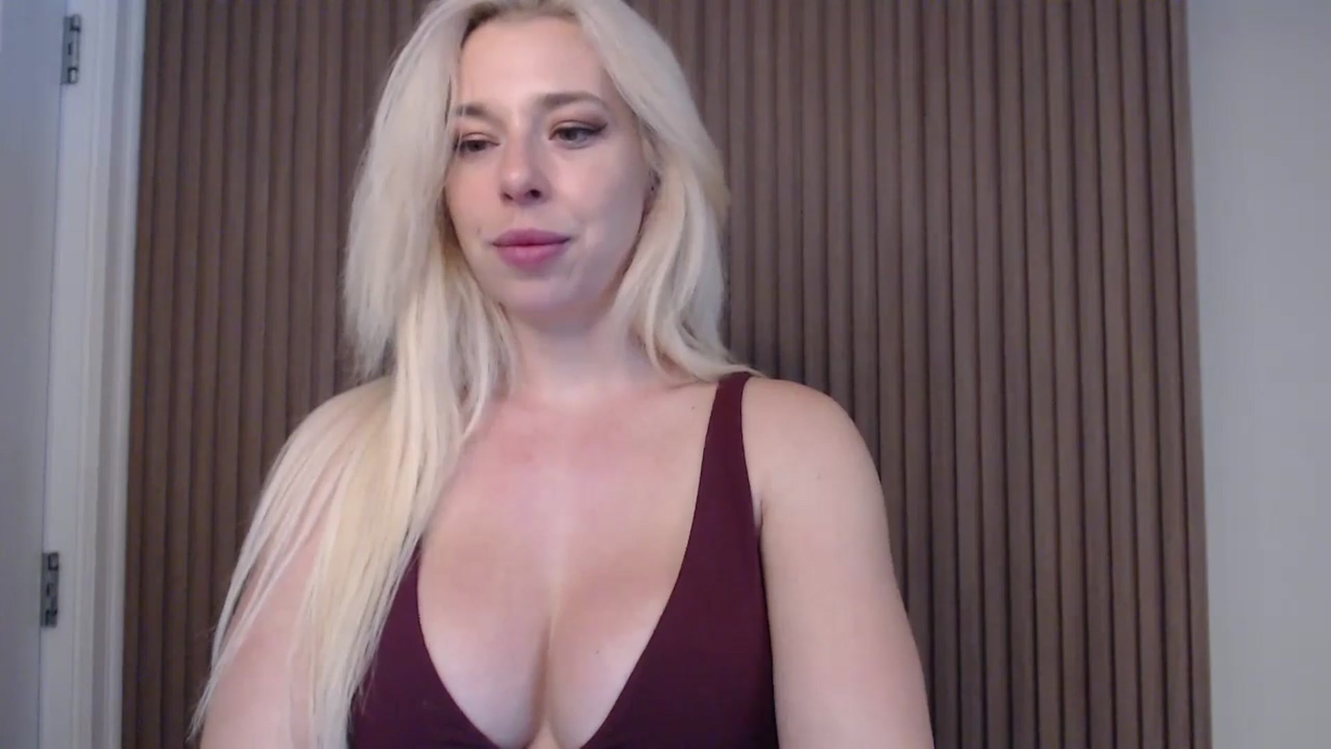 Gallery image thumbnail from Riley_Parks's myfreecams stream on, 02/08/2025, 23:43 image 7 of 20