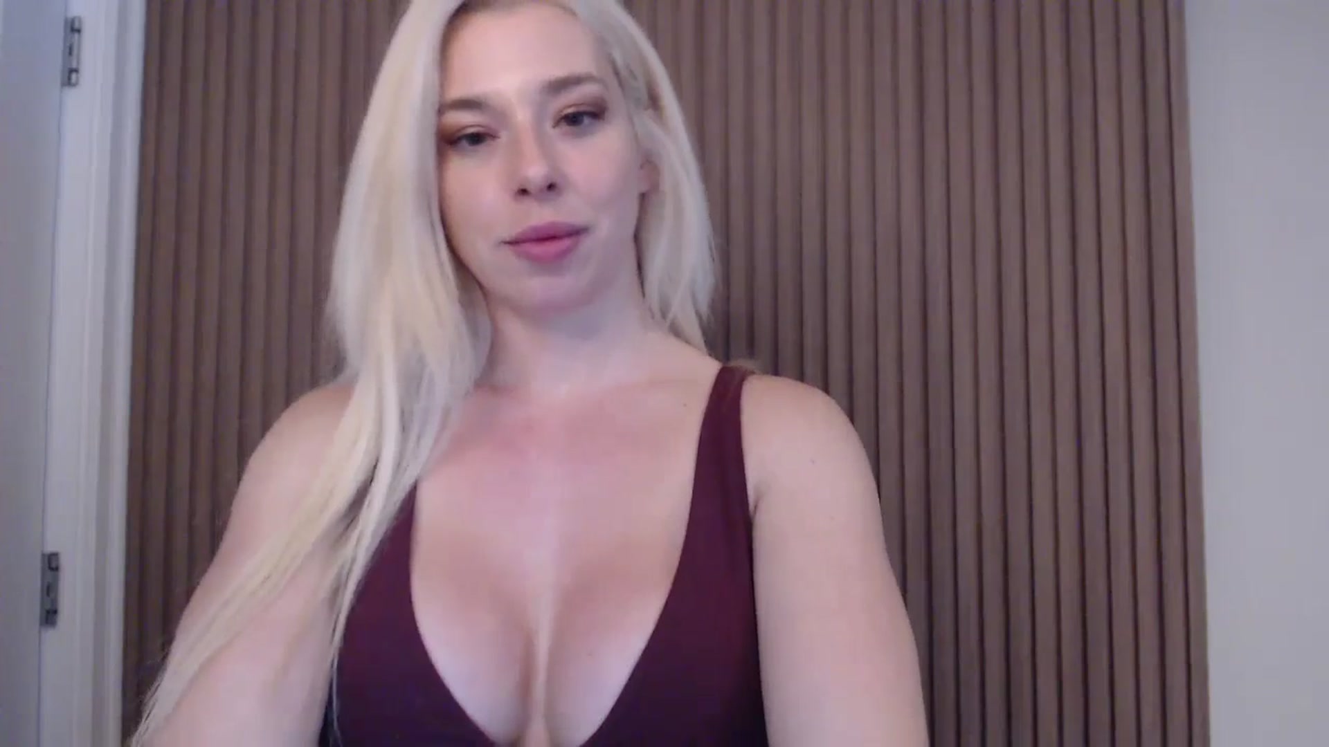 Gallery image thumbnail from Riley_Parks's myfreecams stream on, 02/08/2025, 23:43 image 15 of 20