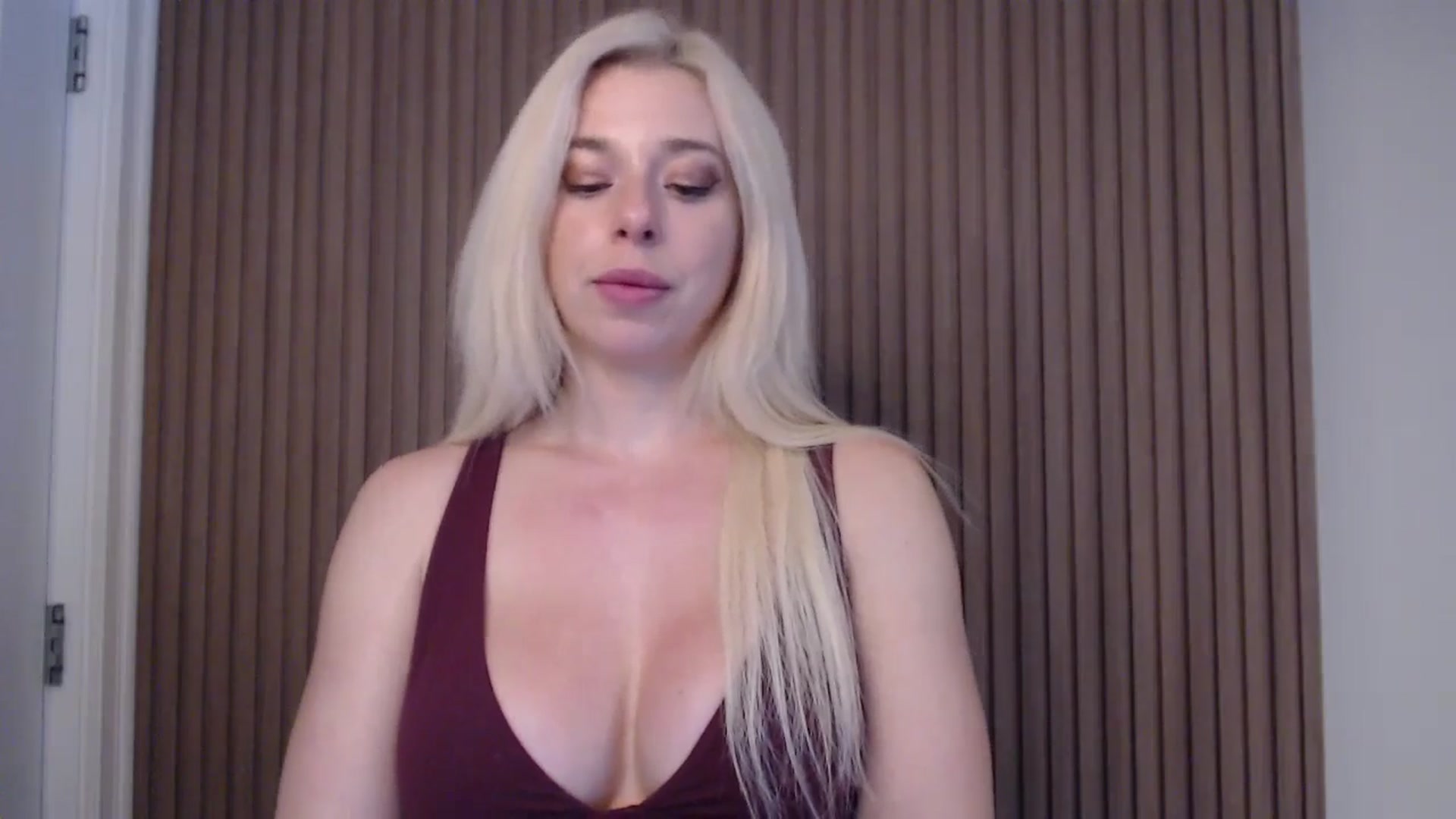 Gallery image thumbnail from Riley_Parks's myfreecams stream on, 02/08/2025, 23:43 image 14 of 20
