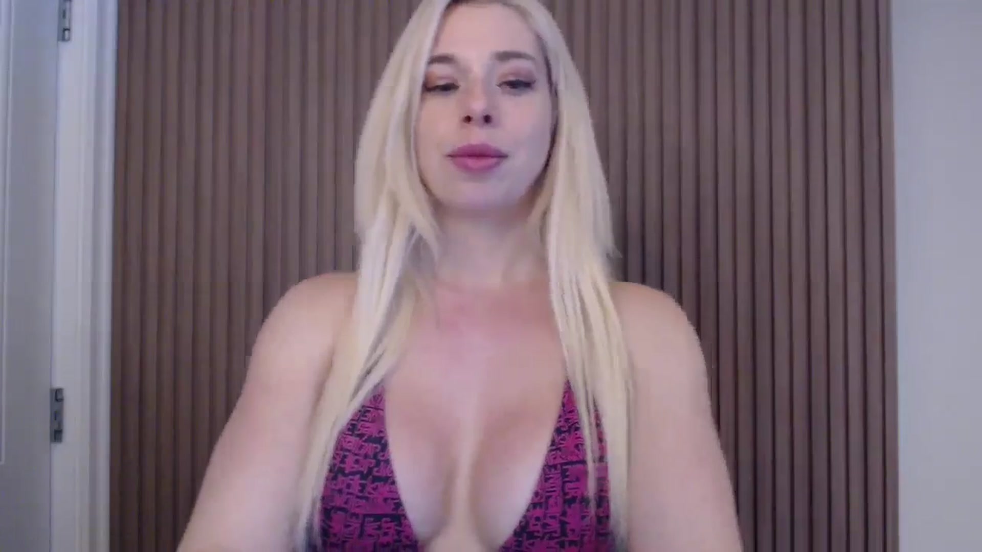 Gallery image thumbnail from Riley_Parks's myfreecams stream on, 02/14/2025, 01:50 image 12 of 20