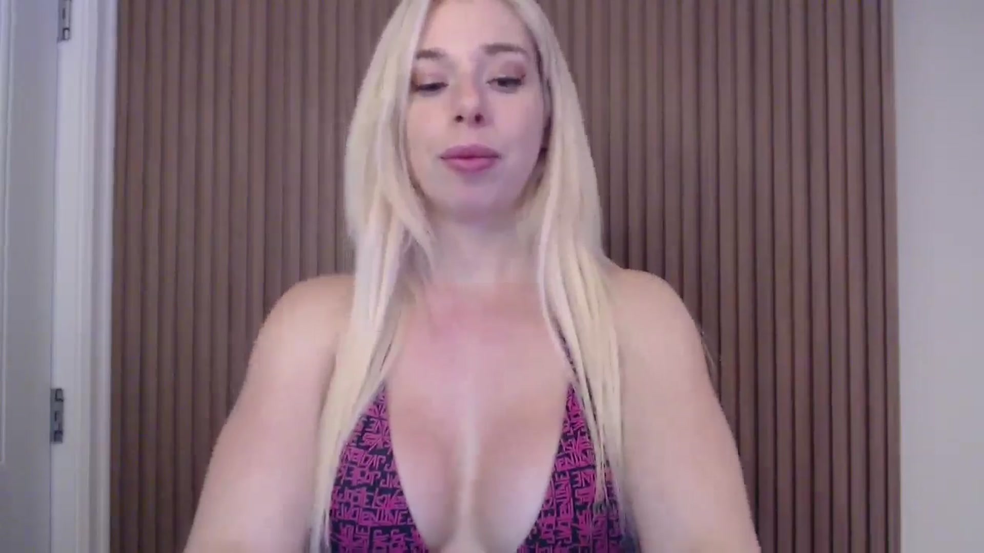 Gallery image thumbnail from Riley_Parks's myfreecams stream on, 02/14/2025, 01:50 image 11 of 20