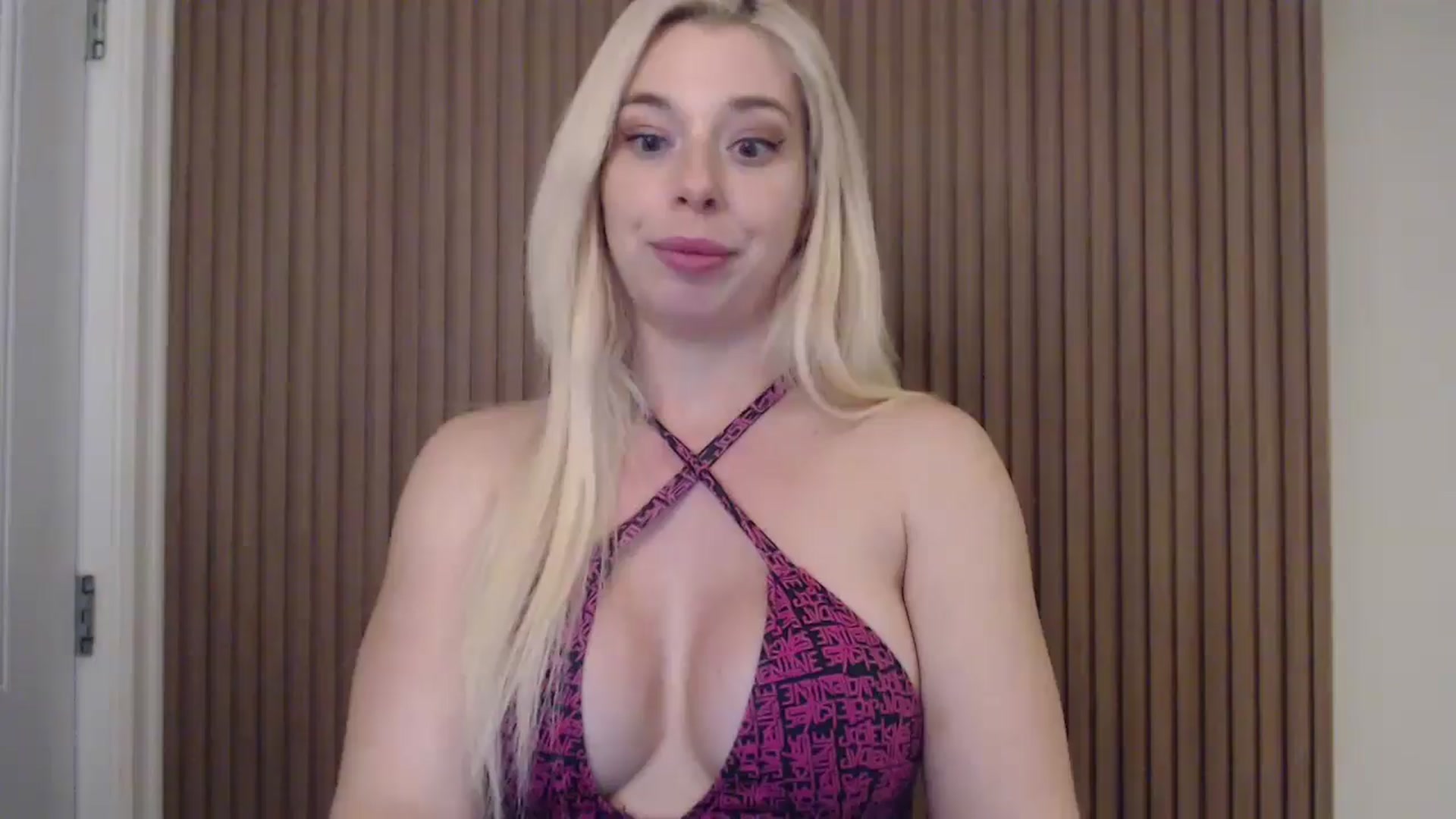 Gallery image thumbnail from Riley_Parks's myfreecams stream on, 02/14/2025, 02:35 image 1 of 20