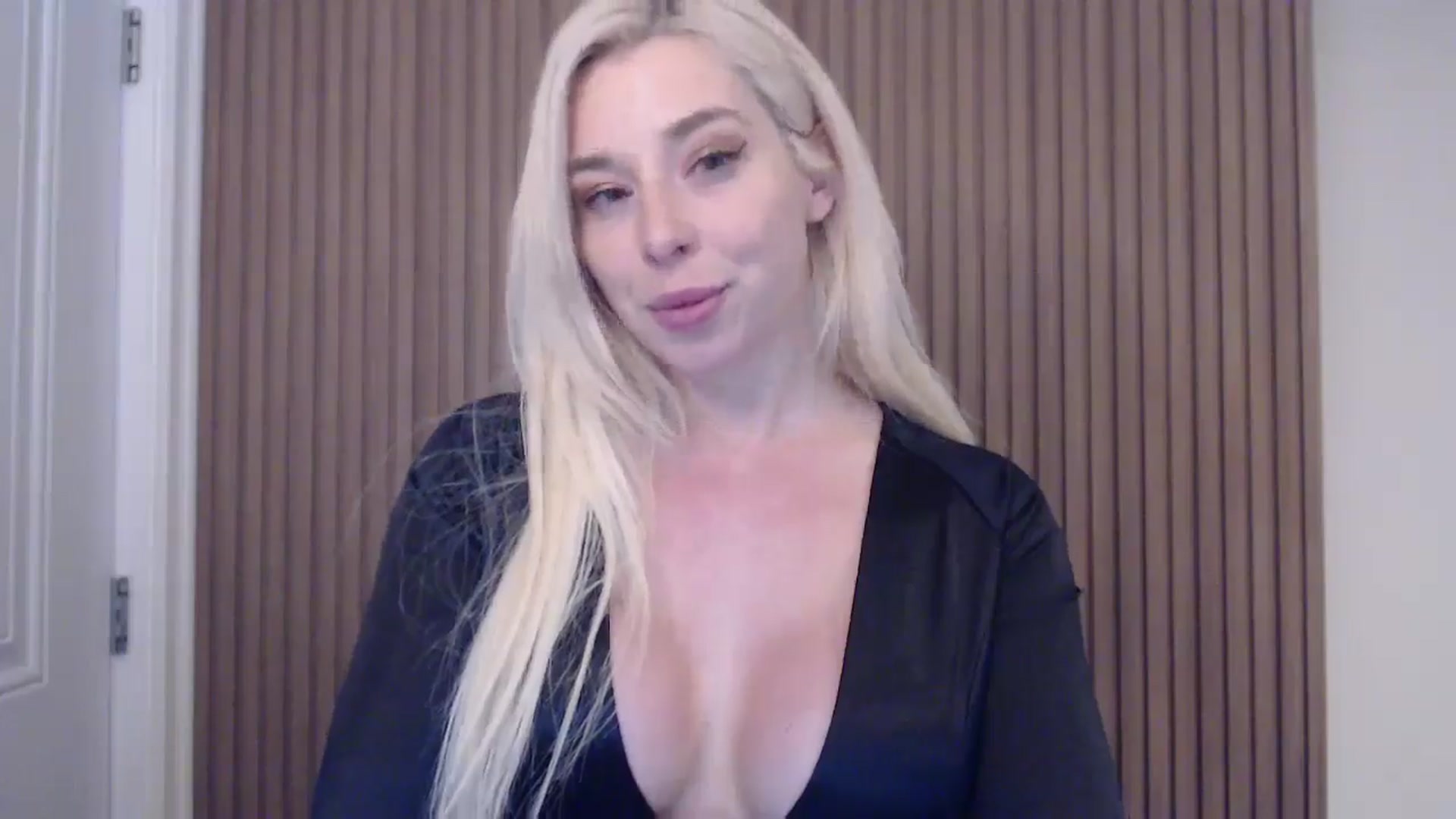 Gallery image thumbnail from Riley_Parks's myfreecams stream on, 02/16/2025, 24:01 image 10 of 20