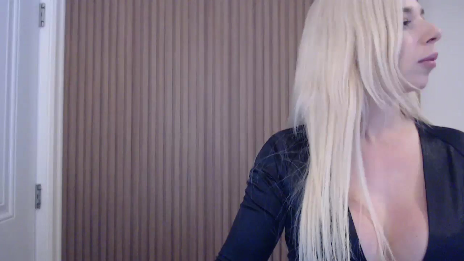 Gallery image thumbnail from Riley_Parks's myfreecams stream on, 02/16/2025, 24:01 image 11 of 20