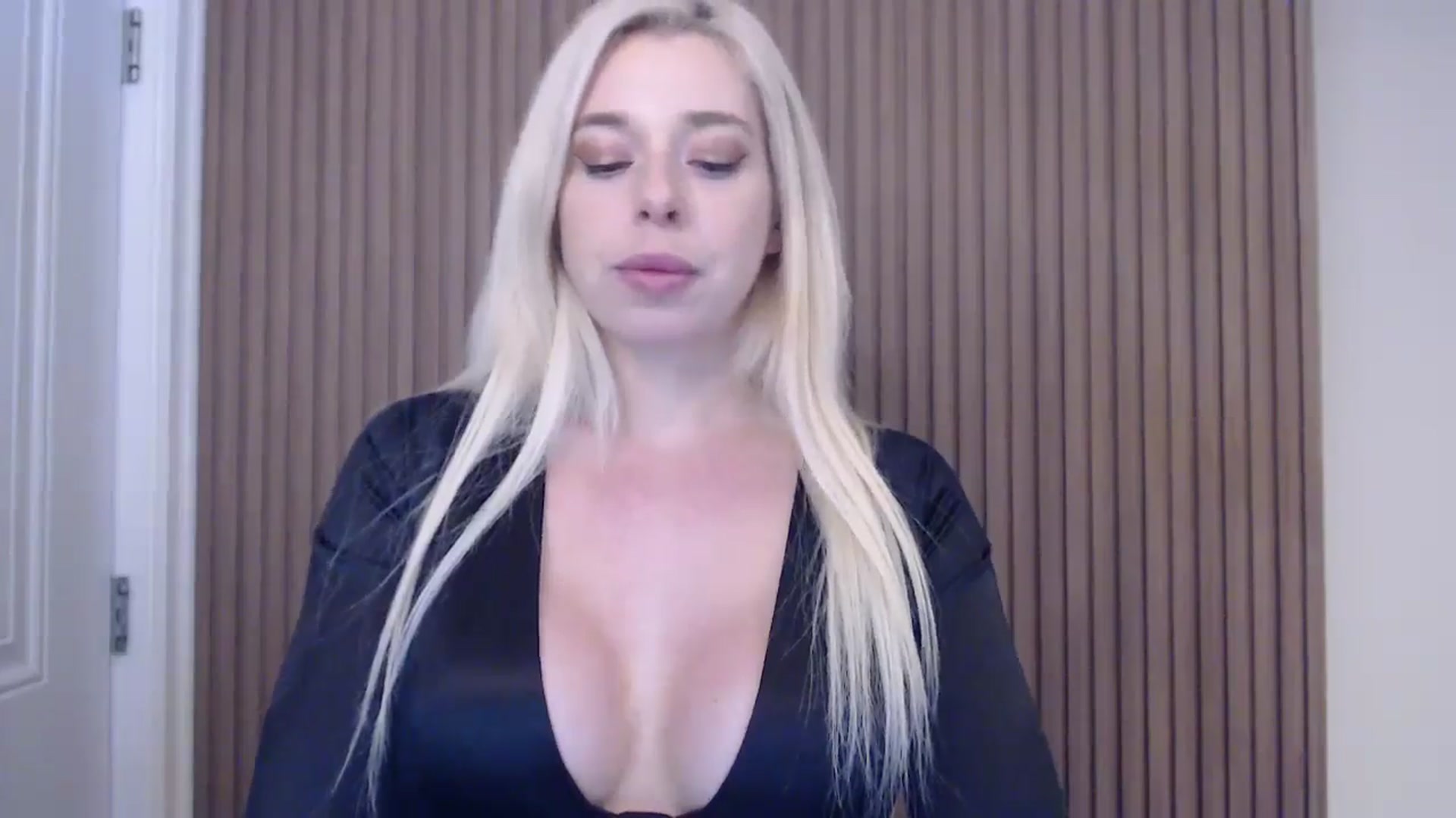 Gallery image thumbnail from Riley_Parks's myfreecams stream on, 02/16/2025, 24:01 image 7 of 20