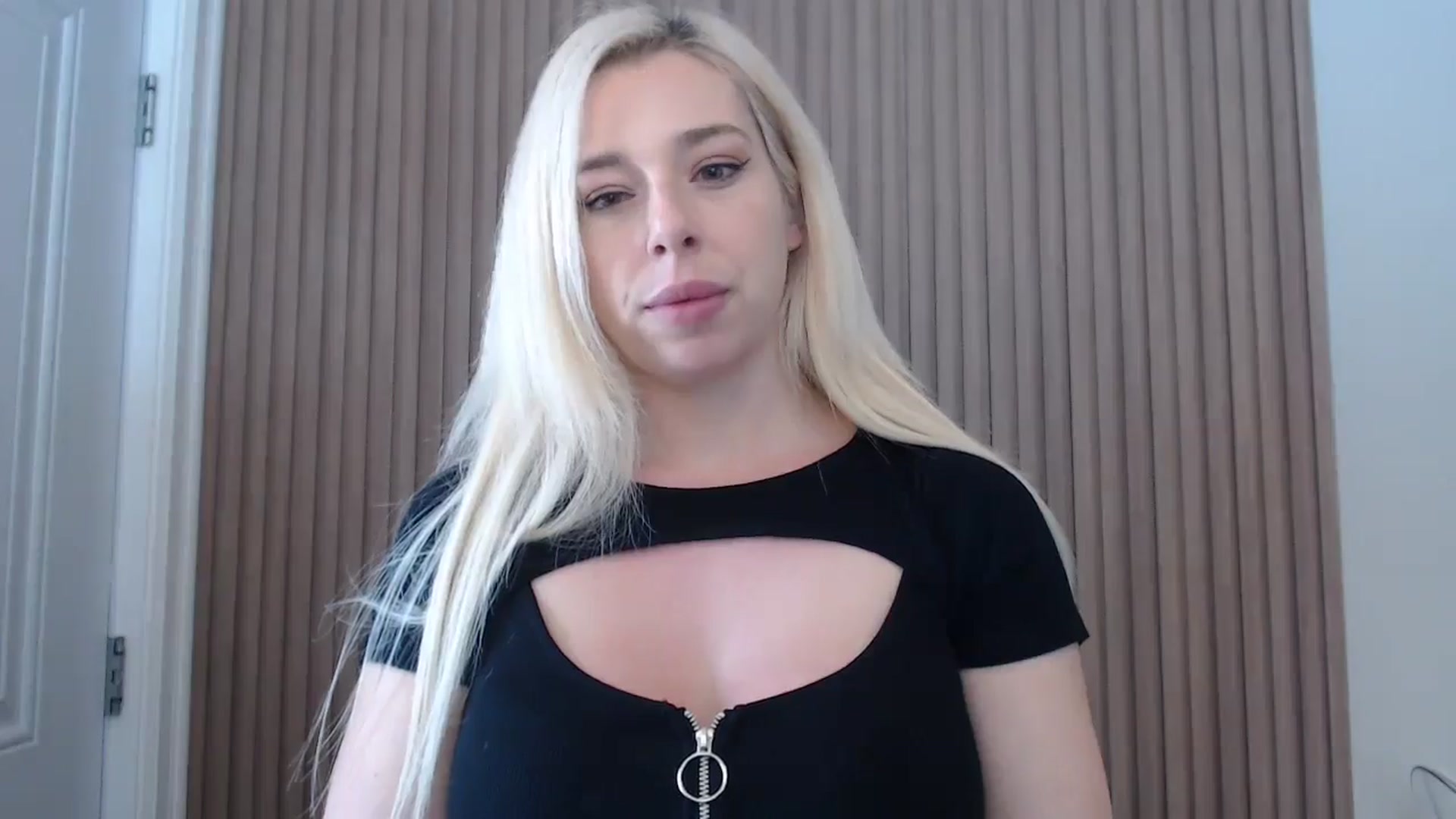 Gallery image thumbnail from Riley_Parks's myfreecams stream on, 03/01/2025, 14:31 image 4 of 20