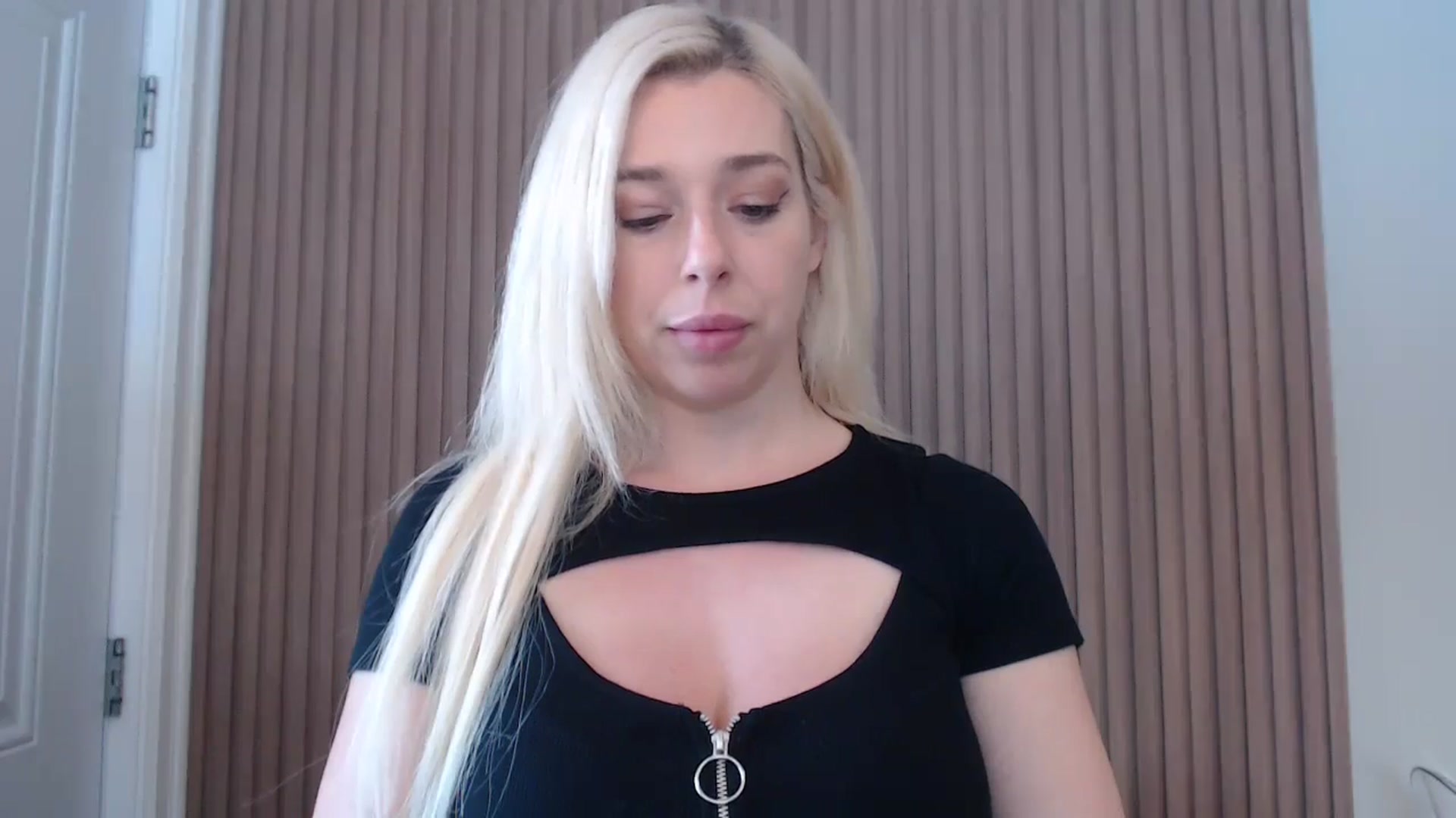 Gallery image thumbnail from Riley_Parks's myfreecams stream on, 03/01/2025, 14:31 image 10 of 20
