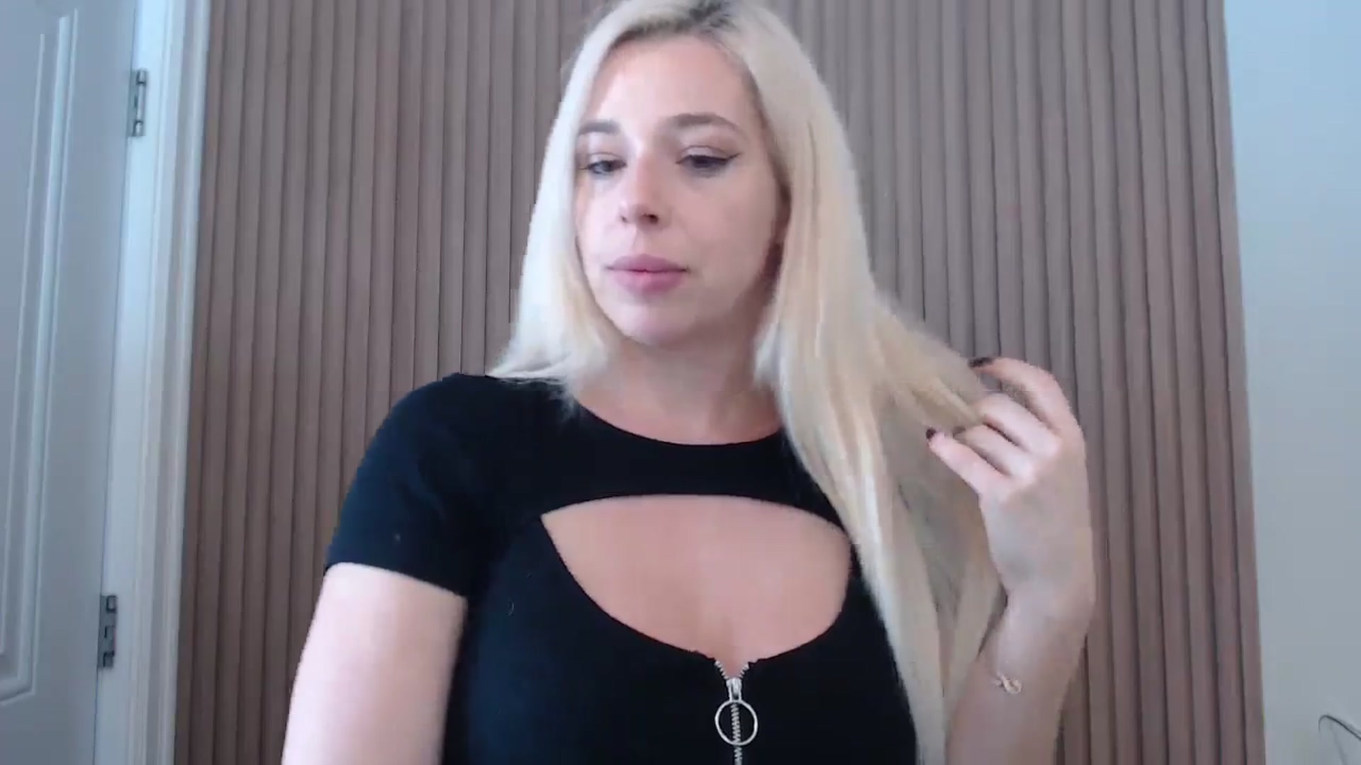 Gallery image thumbnail from Riley_Parks's myfreecams stream on, 03/01/2025, 14:31 image 3 of 20