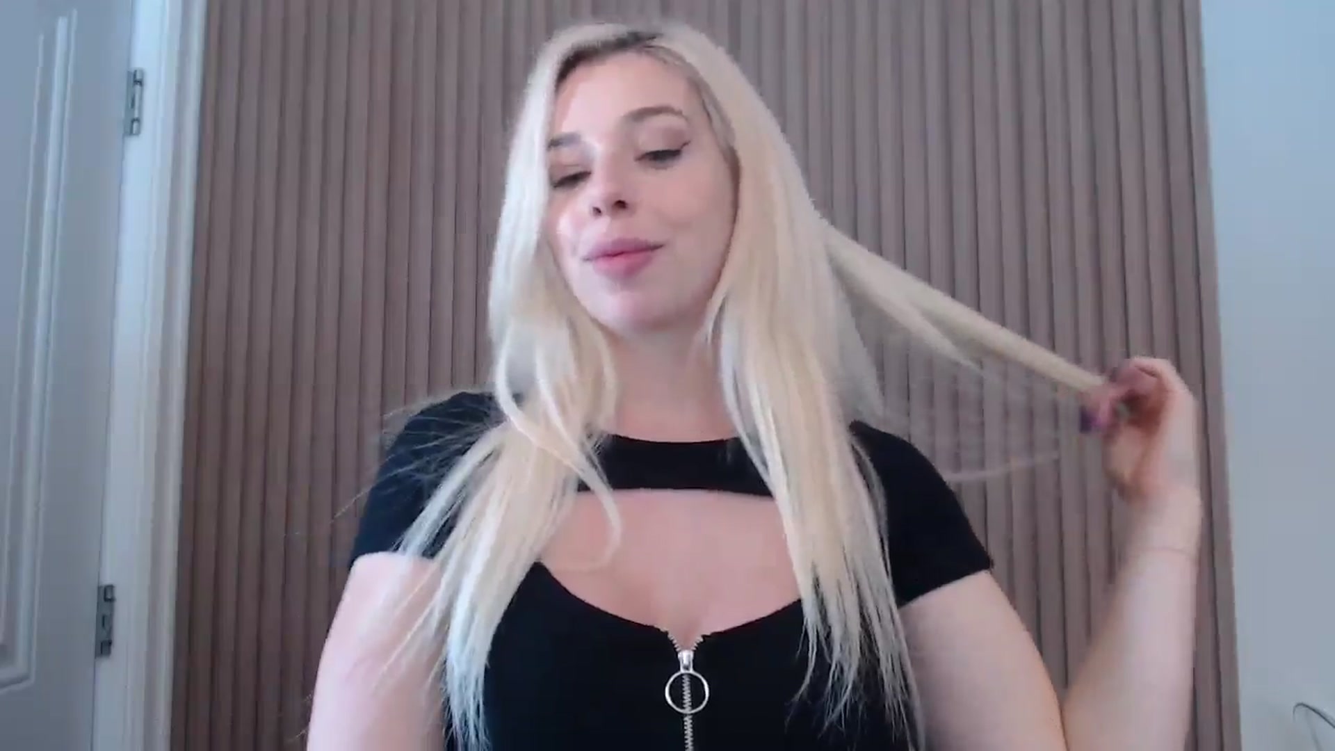 Gallery image thumbnail from Riley_Parks's myfreecams stream on, 03/01/2025, 14:31 image 9 of 20